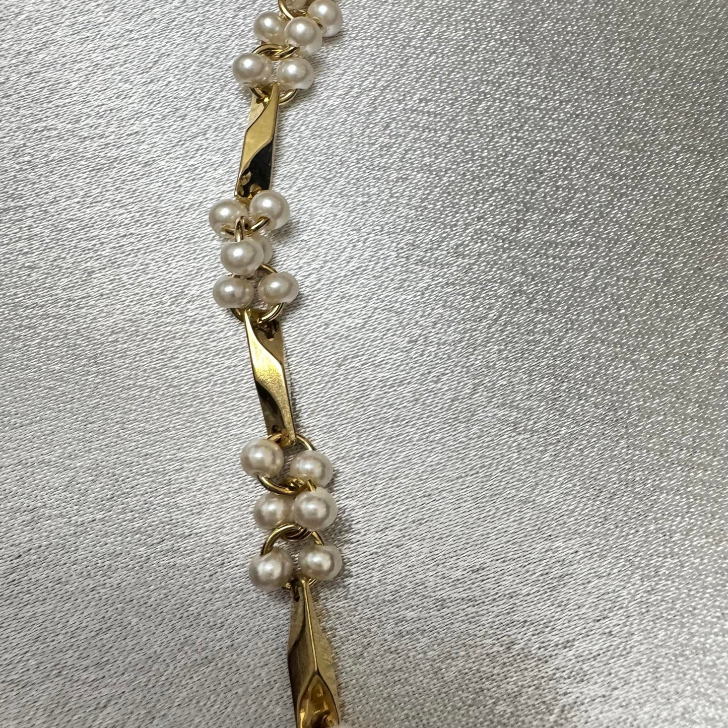 Vintage Gold Tone and Faux Pearl Necklace Dainty Style Classic Design
