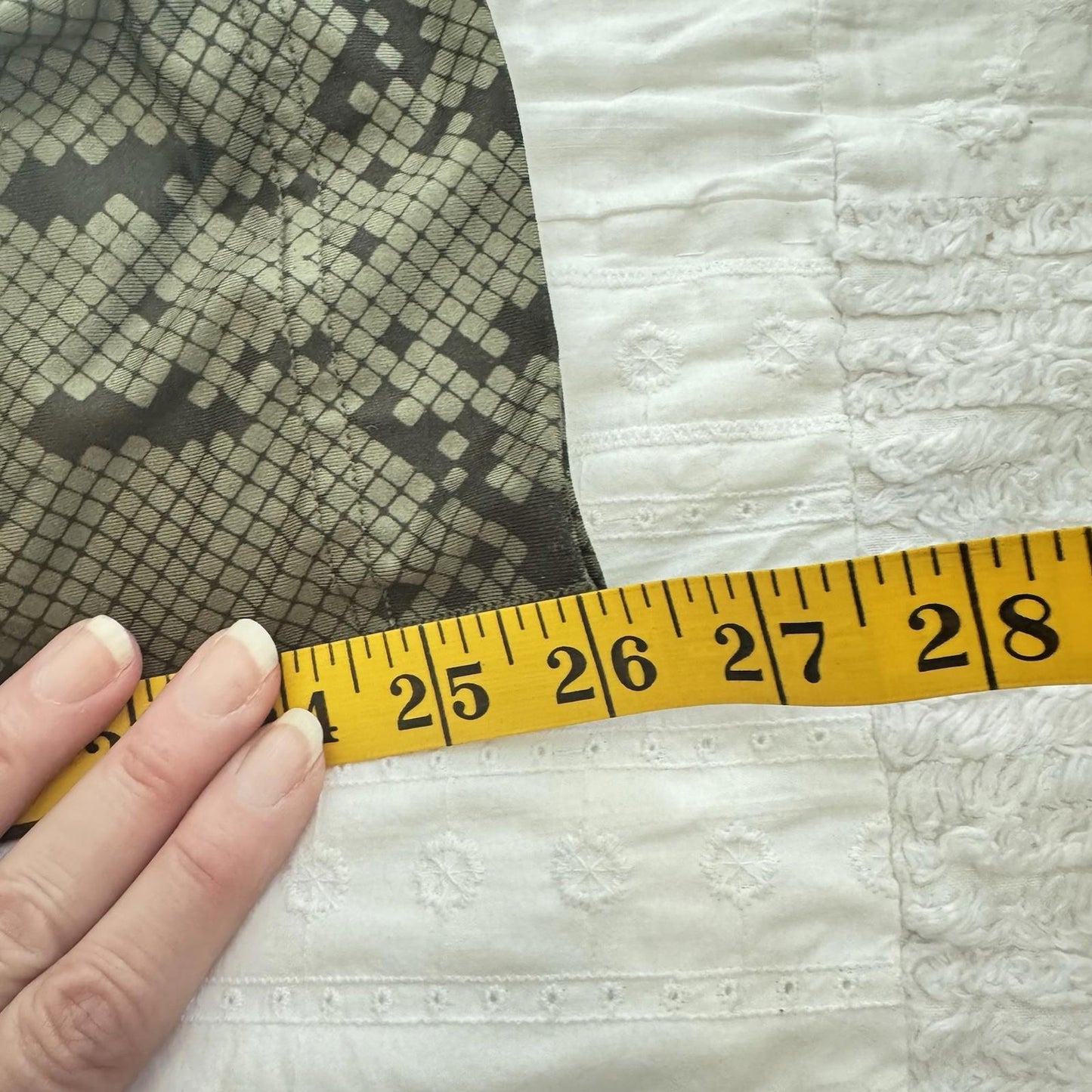 Lululemon Athletically leggings size 6 Gator Print