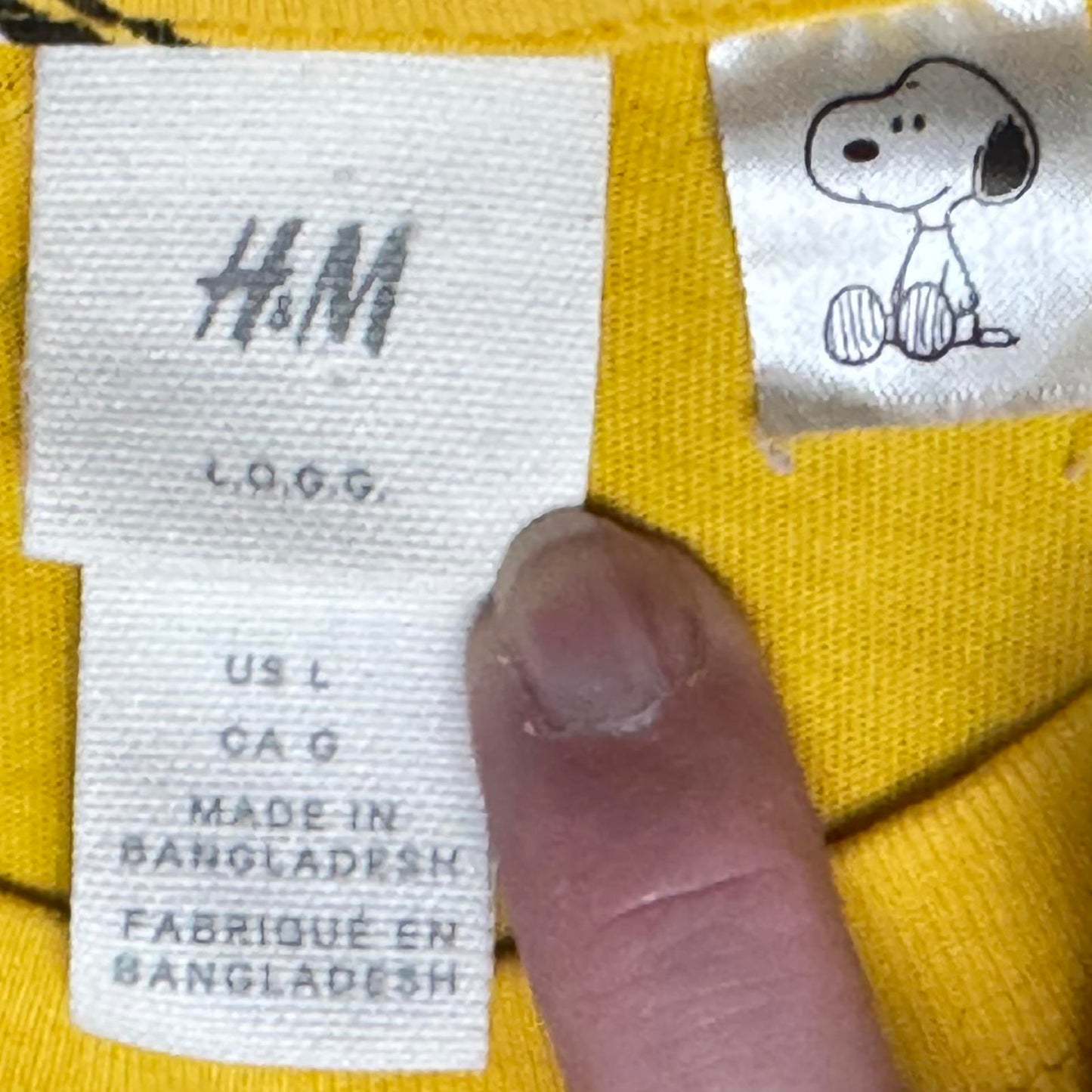 H&M Peanuts Snoopy T-Shirt Yellow Size L Graphic Tee Cartoon Logo Fun