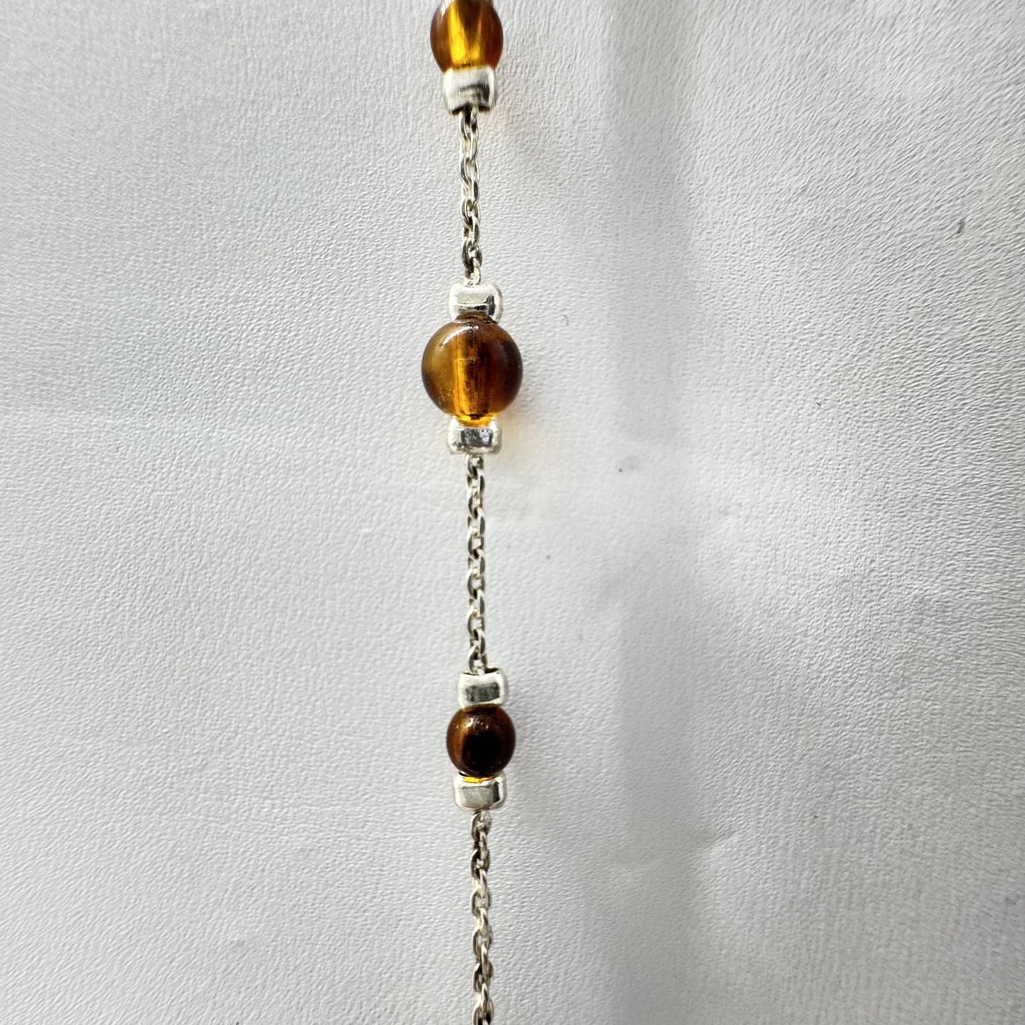 Boho Amber-Colored Glass Bead Necklace – Silver-Tone Chain, Elegant & Minimalist