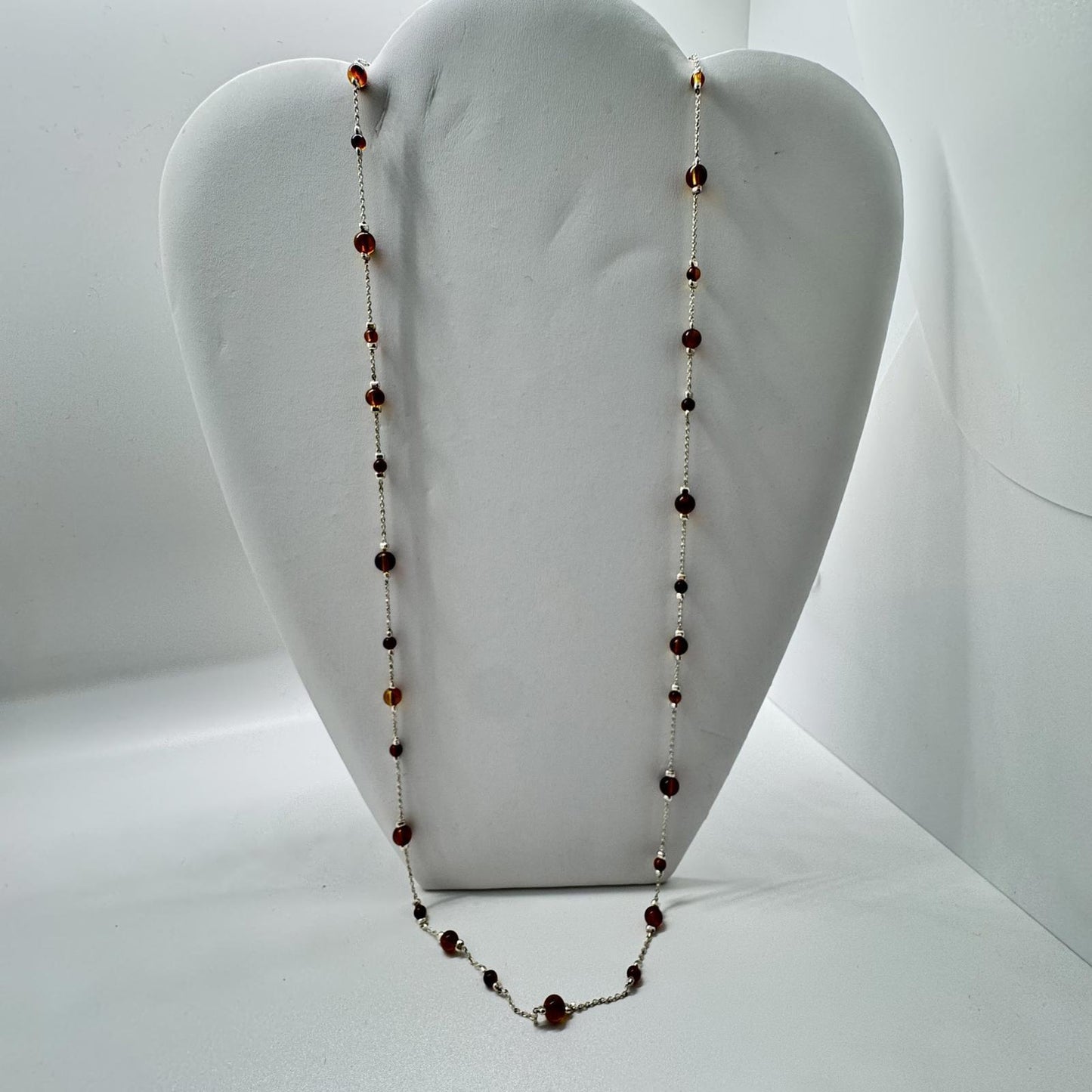 Boho Amber-Colored Glass Bead Necklace – Silver-Tone Chain, Elegant & Minimalist