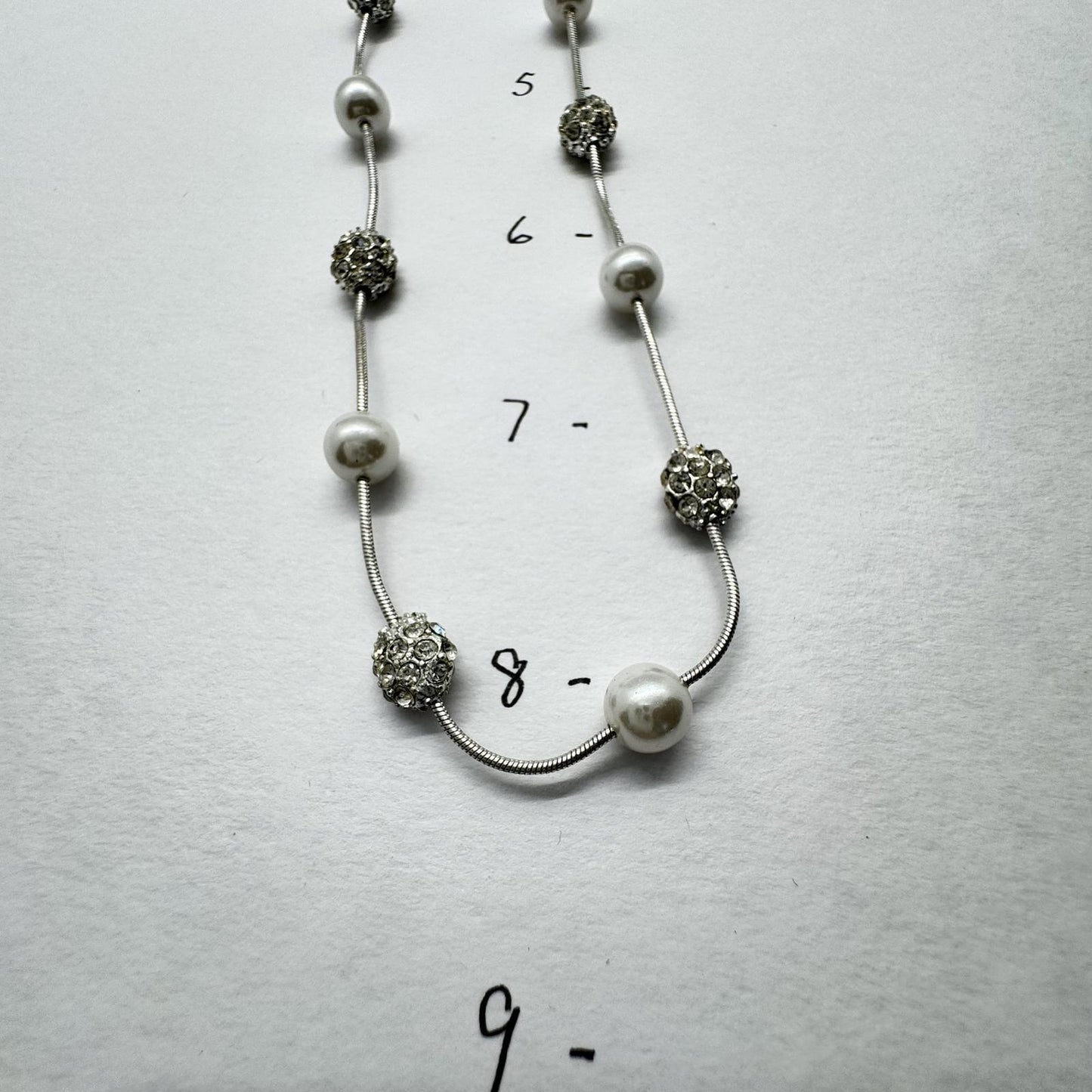 Silver-Tone Faux Pearl & Rhinestone Necklace – Elegant & Classic Jewelry