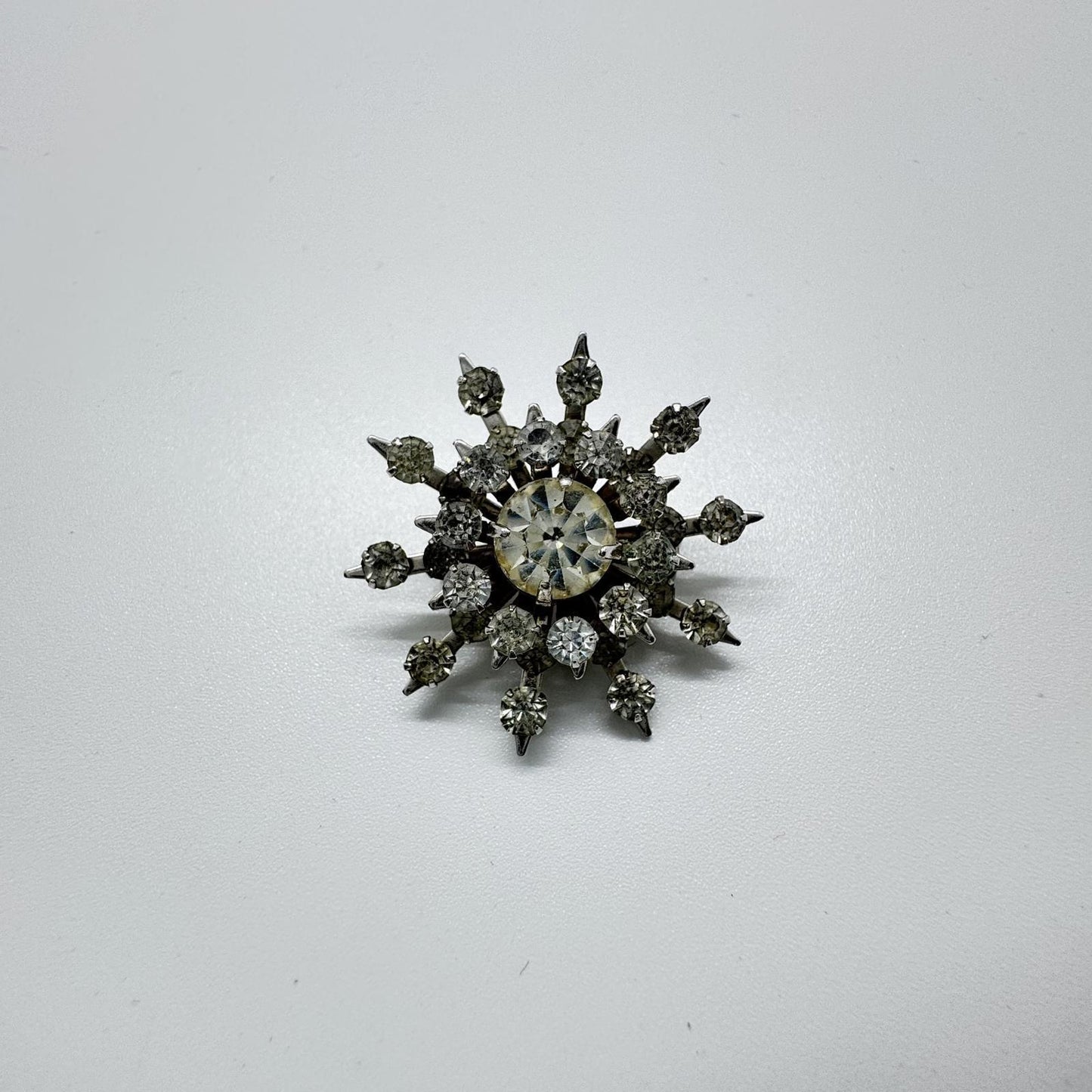 Vintage Silver-Tone Rhinestone Snowflake Brooch – Mid-Century Starburst Pin