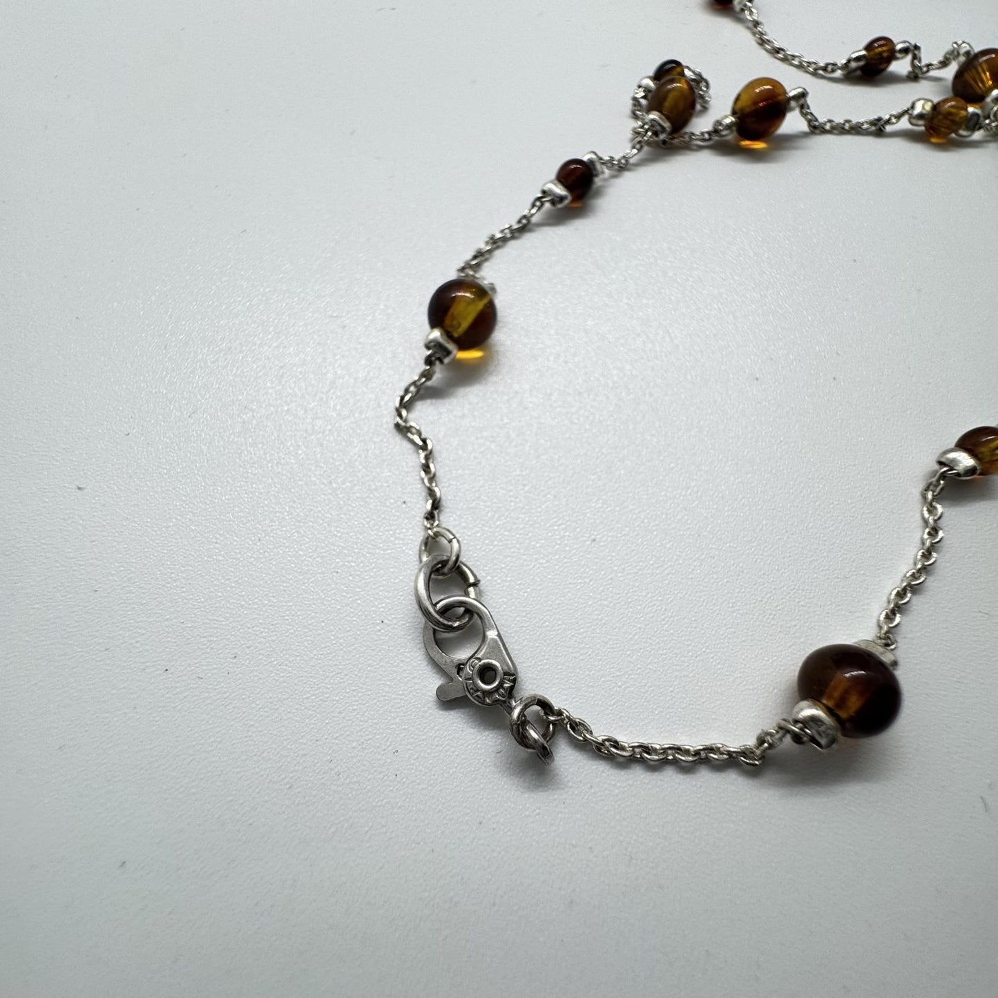 Boho Amber-Colored Glass Bead Necklace – Silver-Tone Chain, Elegant & Minimalist