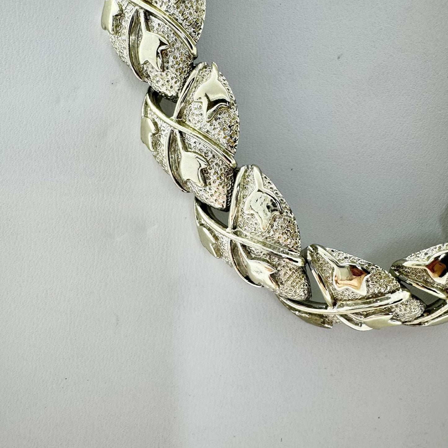 Vintage Silver-Tone Leaf Link Necklace – Art Deco Filigree Choker, Adjustable