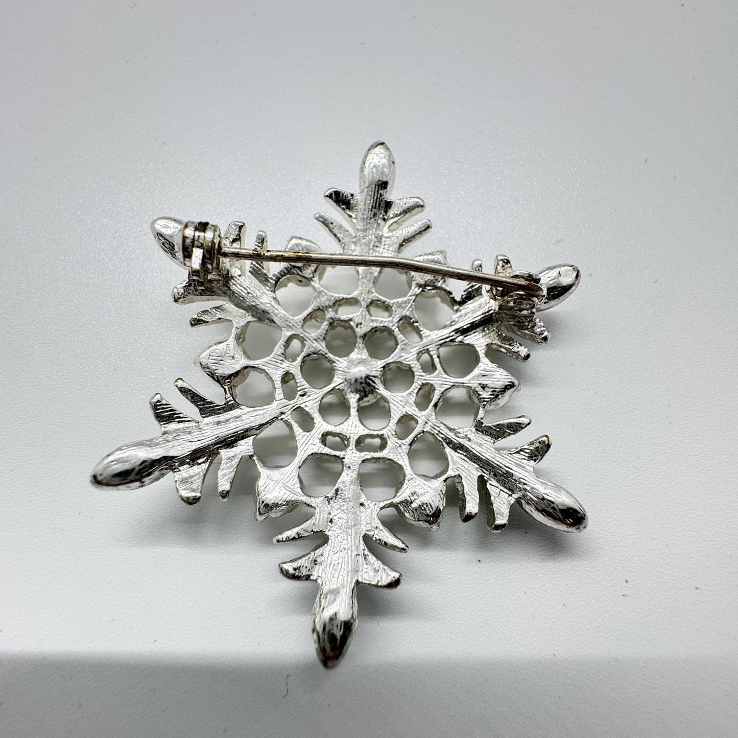Vintage Silver-Tone Aurora Borealis Rhinestone Snowflake Brooch – Mid-Century