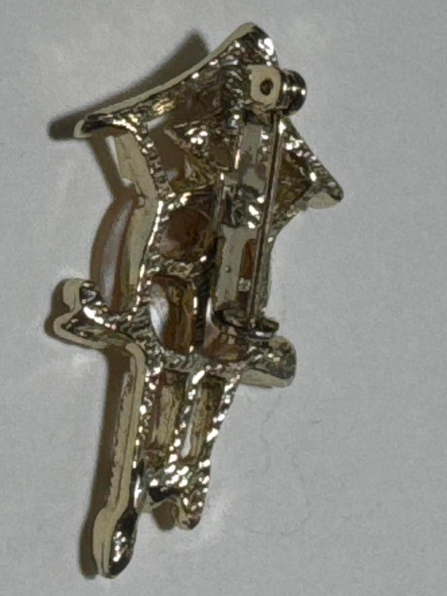 Vintage Gold Tone Clock Brooch Pin Oriental Details Very Unique