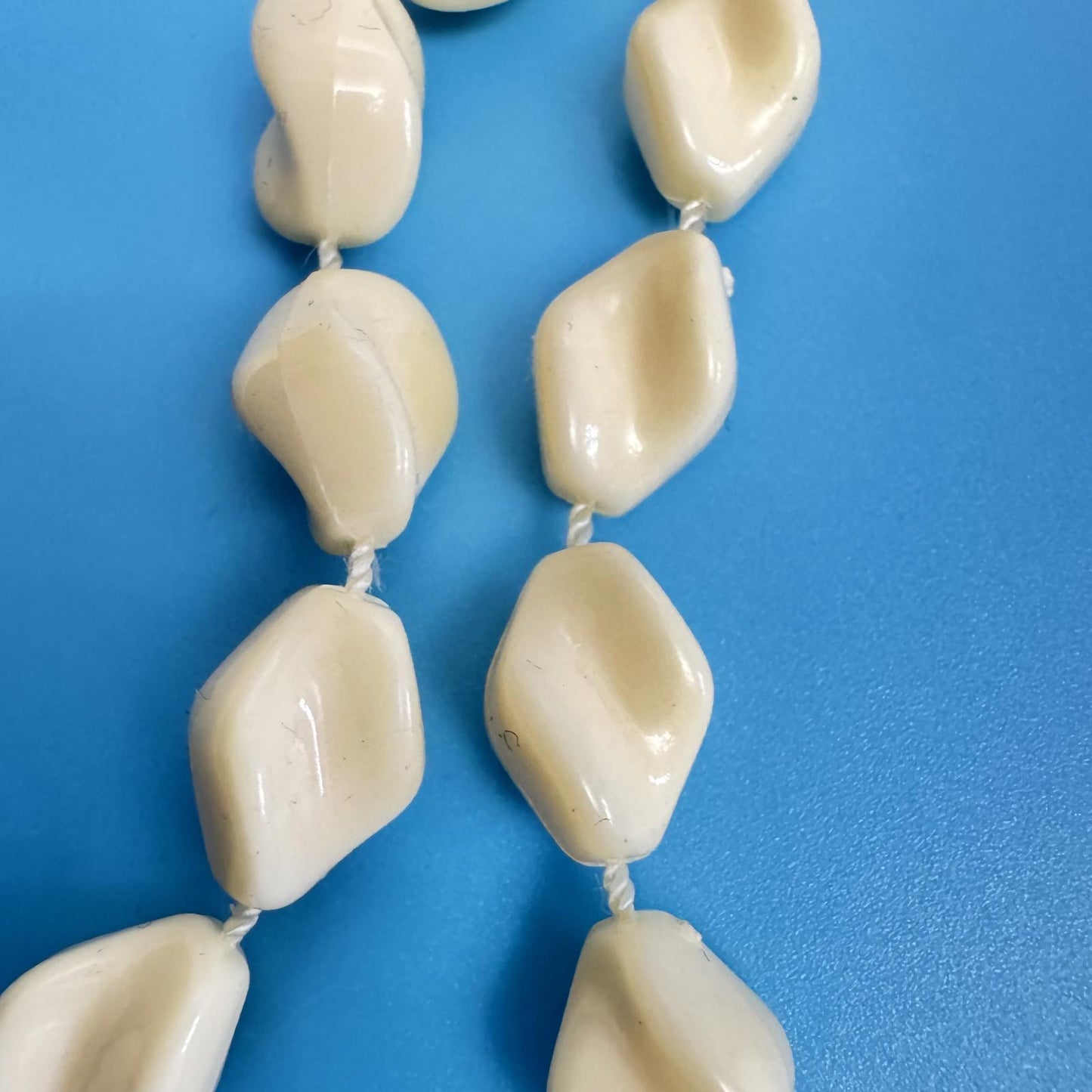 Vintage Sarah Coventry Beaded Necklace – Retro Cream Jewelry