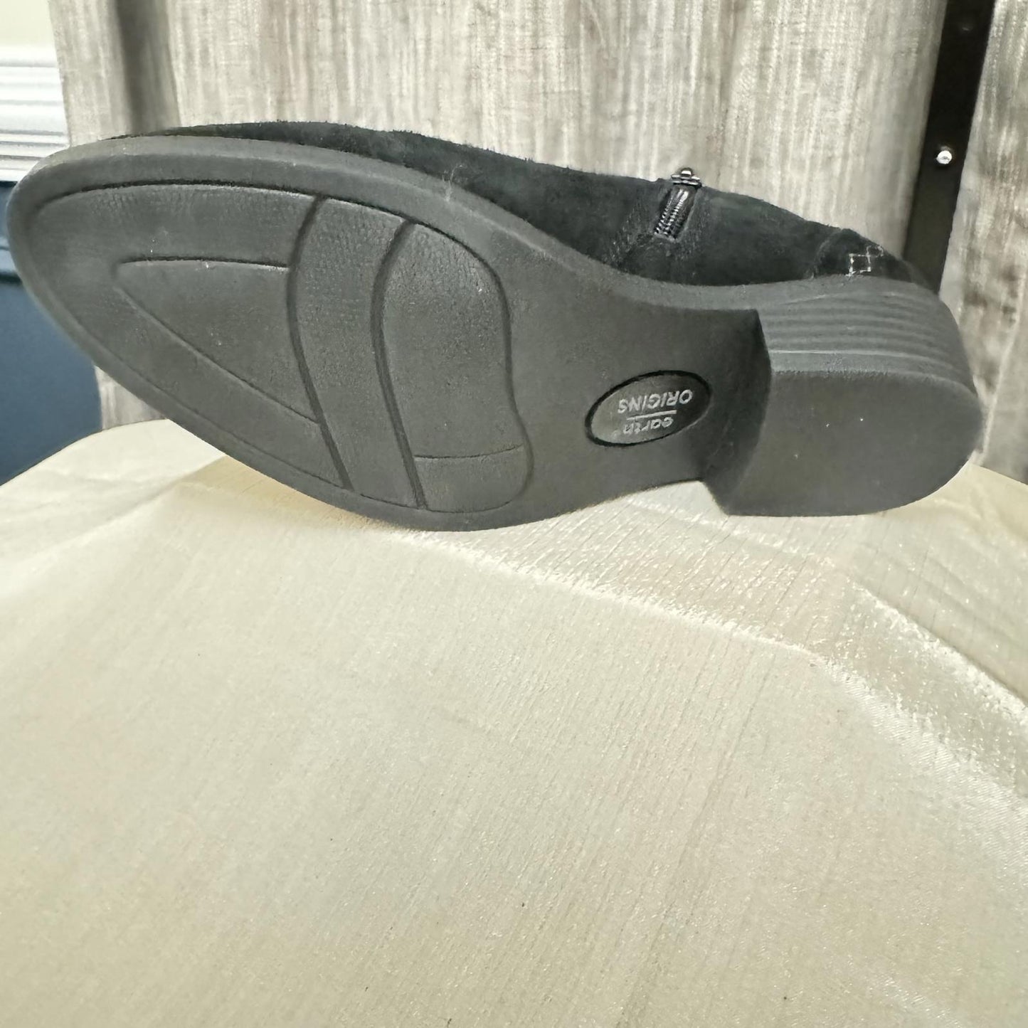 Stylish Earth Origins Black Suede Ankle Boots Size 8 Never Worn