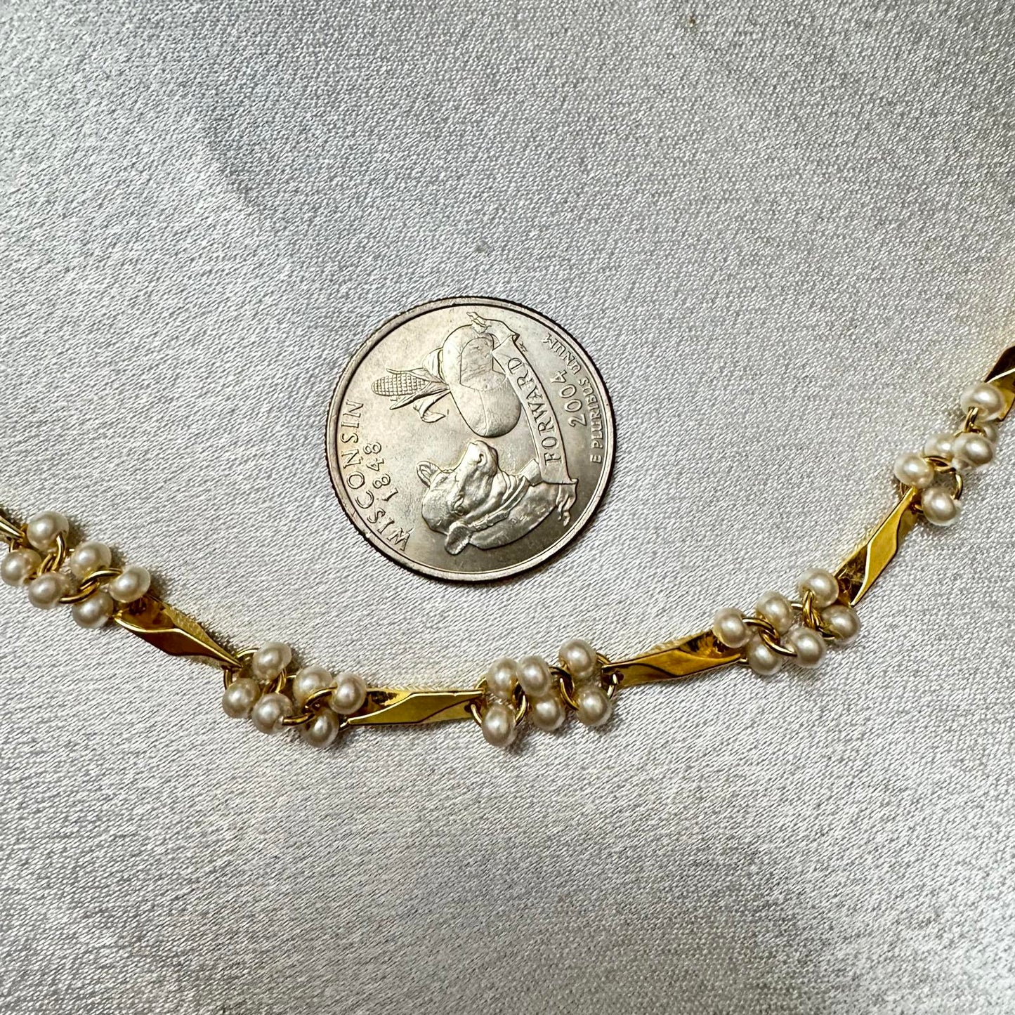 Vintage Gold Tone and Faux Pearl Necklace Dainty Style Classic Design