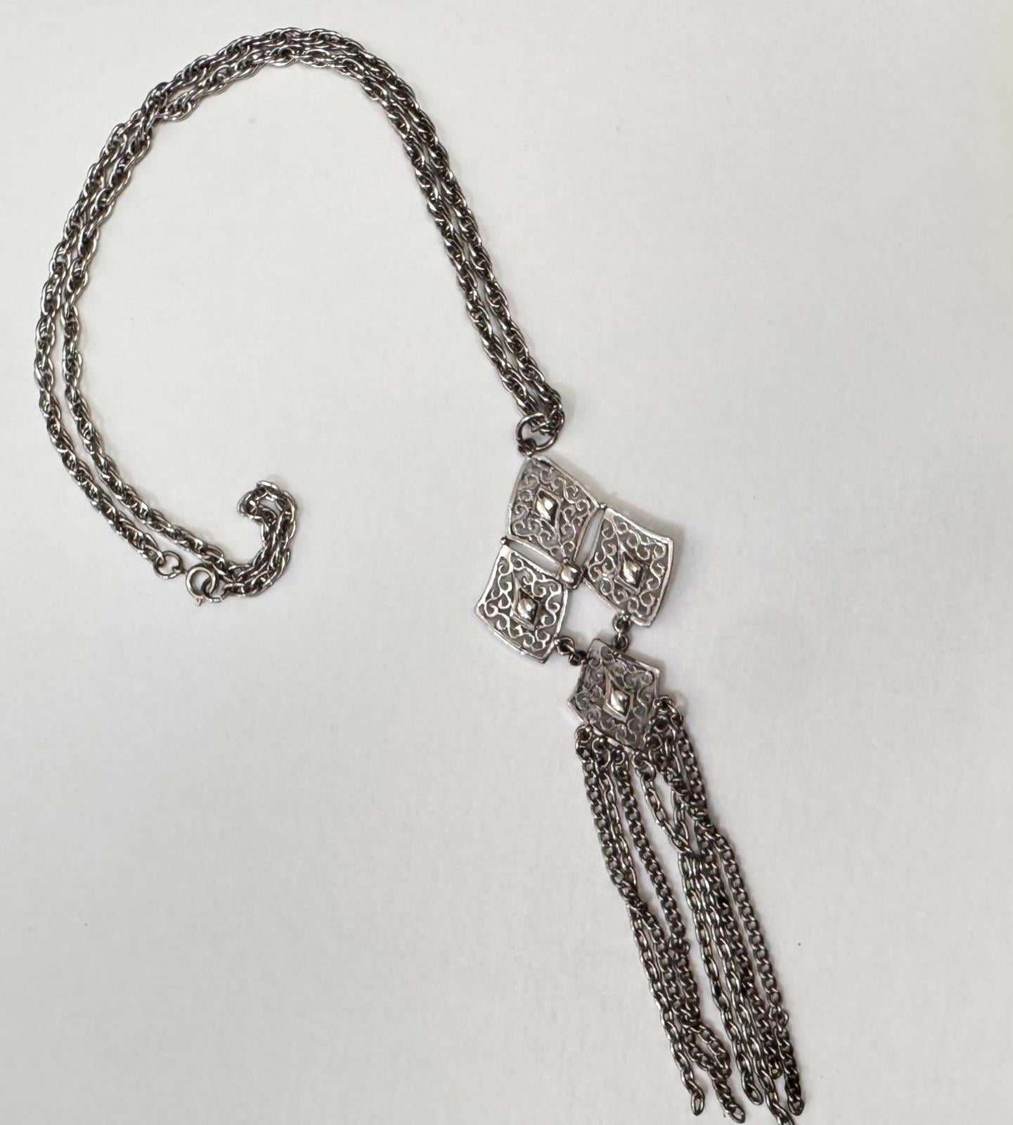Elegant Retro Silver Pendant Necklace Statement Piece