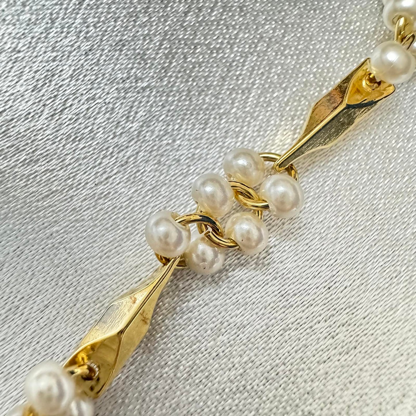 Vintage Gold Tone and Faux Pearl Necklace Dainty Style Classic Design