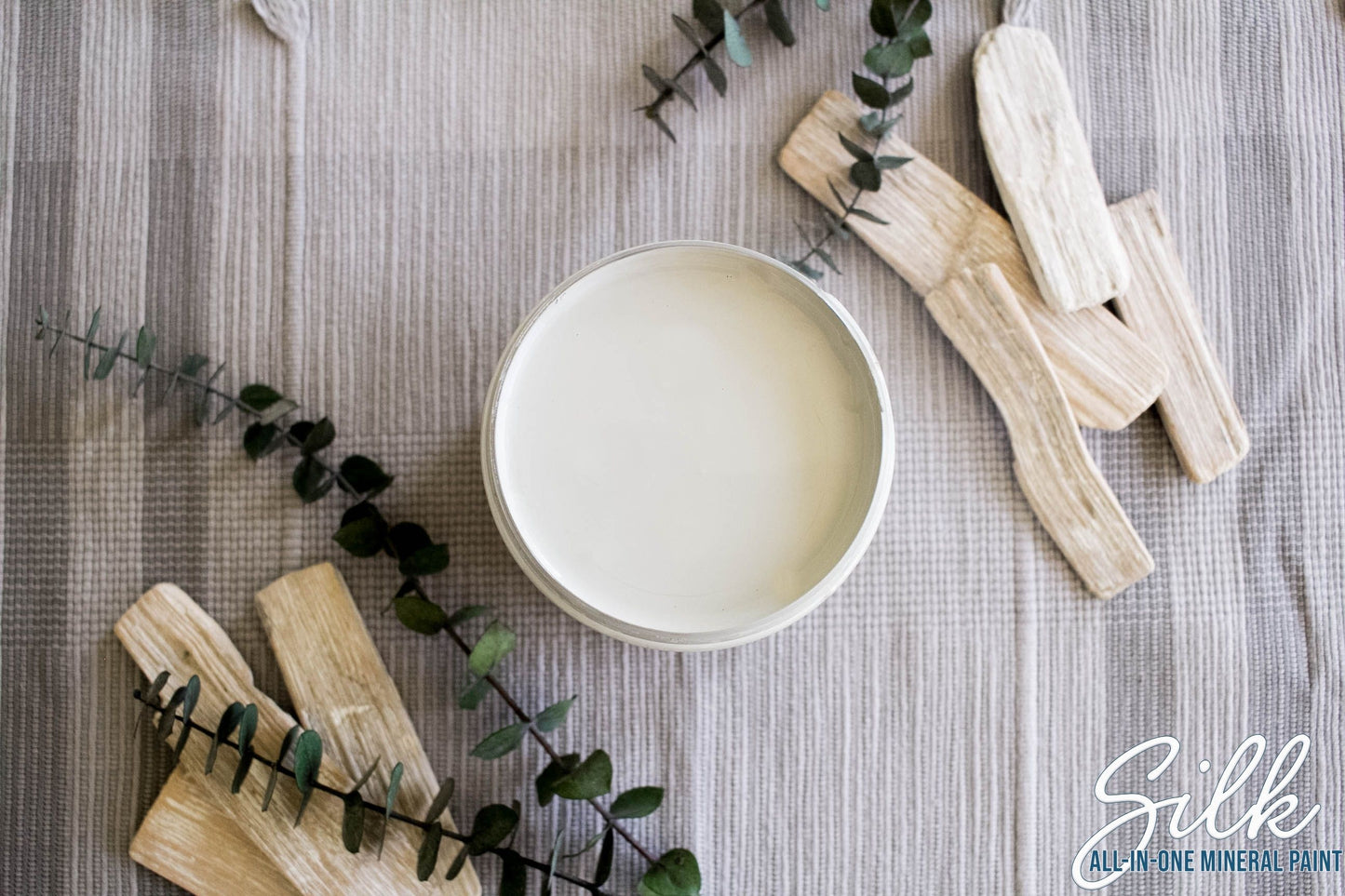 Dixie Belle Silk Mineral Paint – Baja Gray
