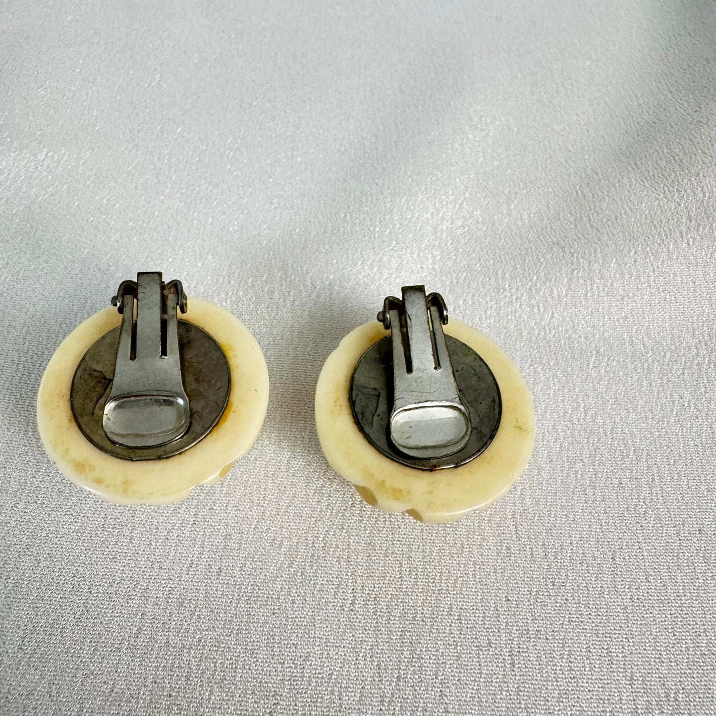 Vintage Carved Swirl Cream Button 1.25 inches Clip-On Earrings Retro Style