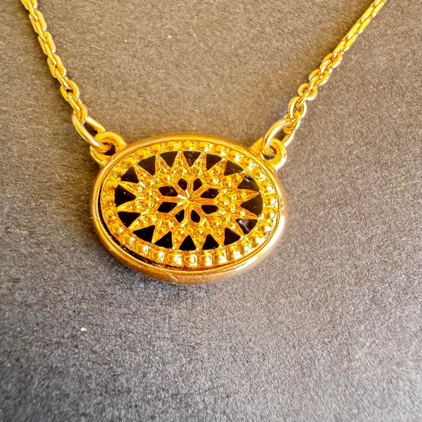 Vintage Avon Gold Tone and Black Pendant Necklace