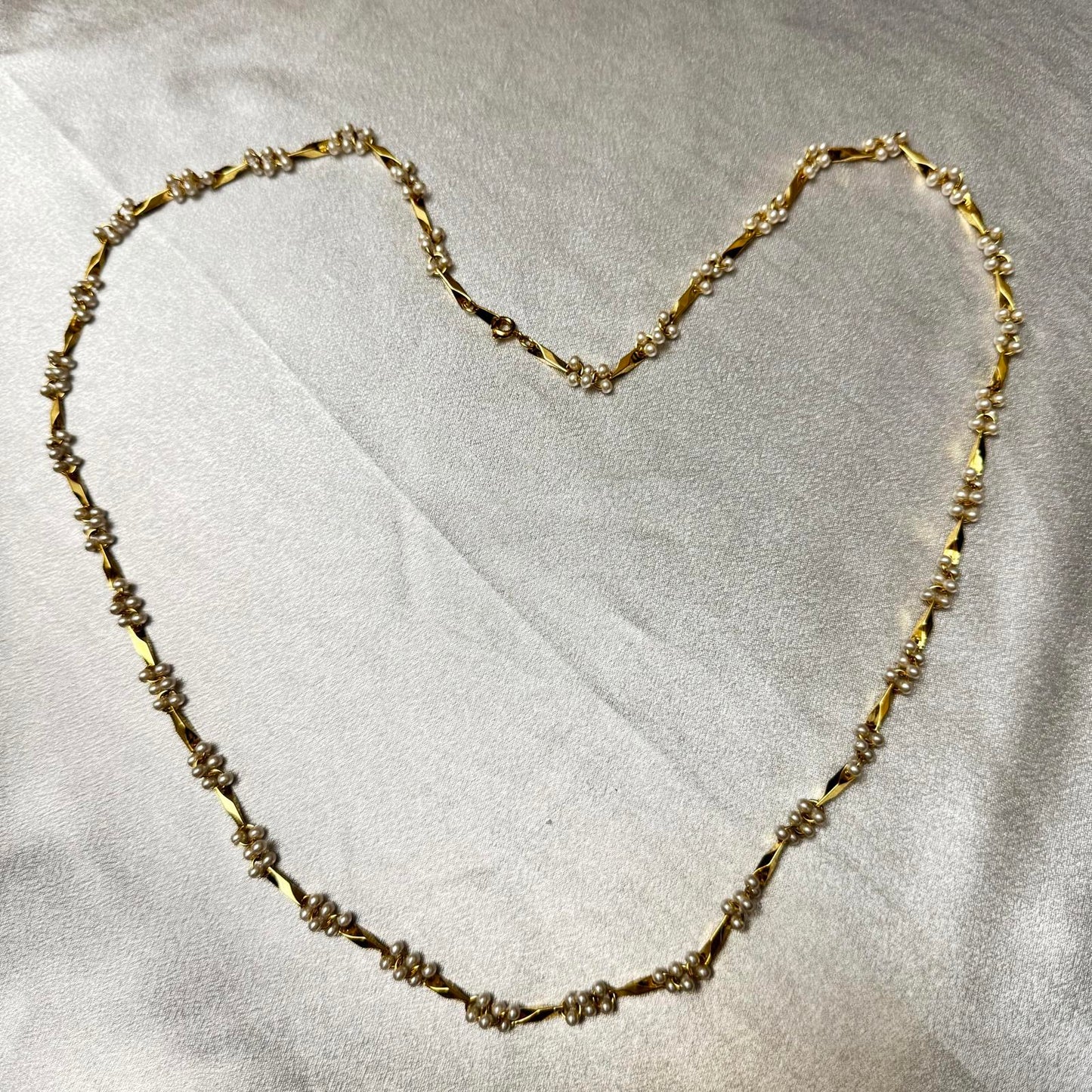 Vintage Gold Tone and Faux Pearl Necklace Dainty Style Classic Design