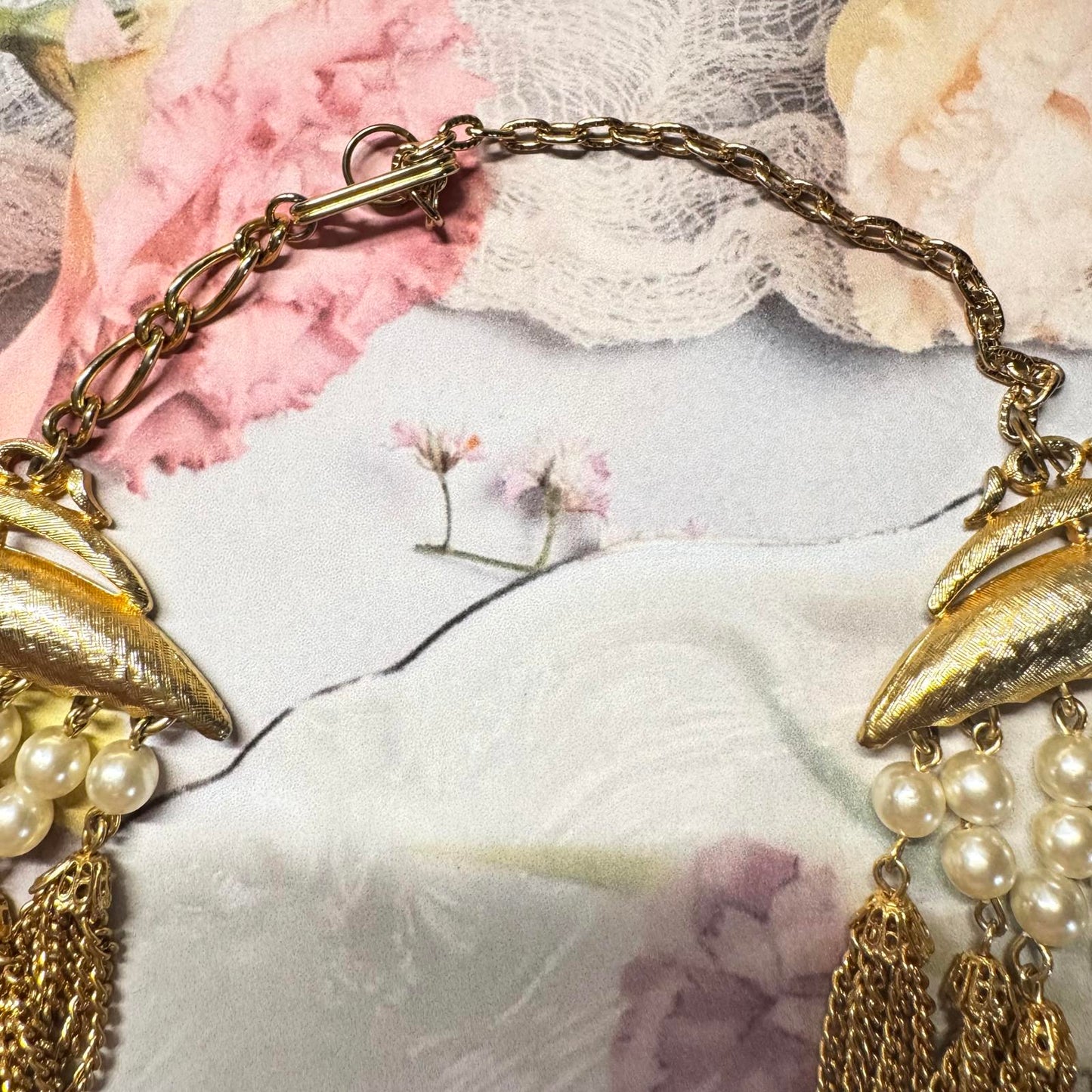 Vintage Cameo Elegant Multi-Layer Gold Tone Chain Necklace with Faux Pearls
