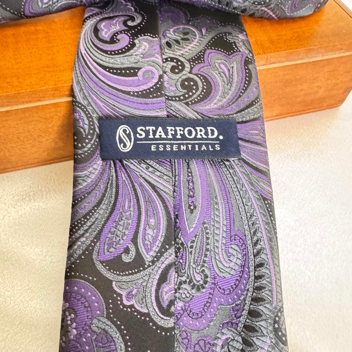 Stafford Essentials Tie – Purple Paisley Pattern – Men’s Business Necktie
