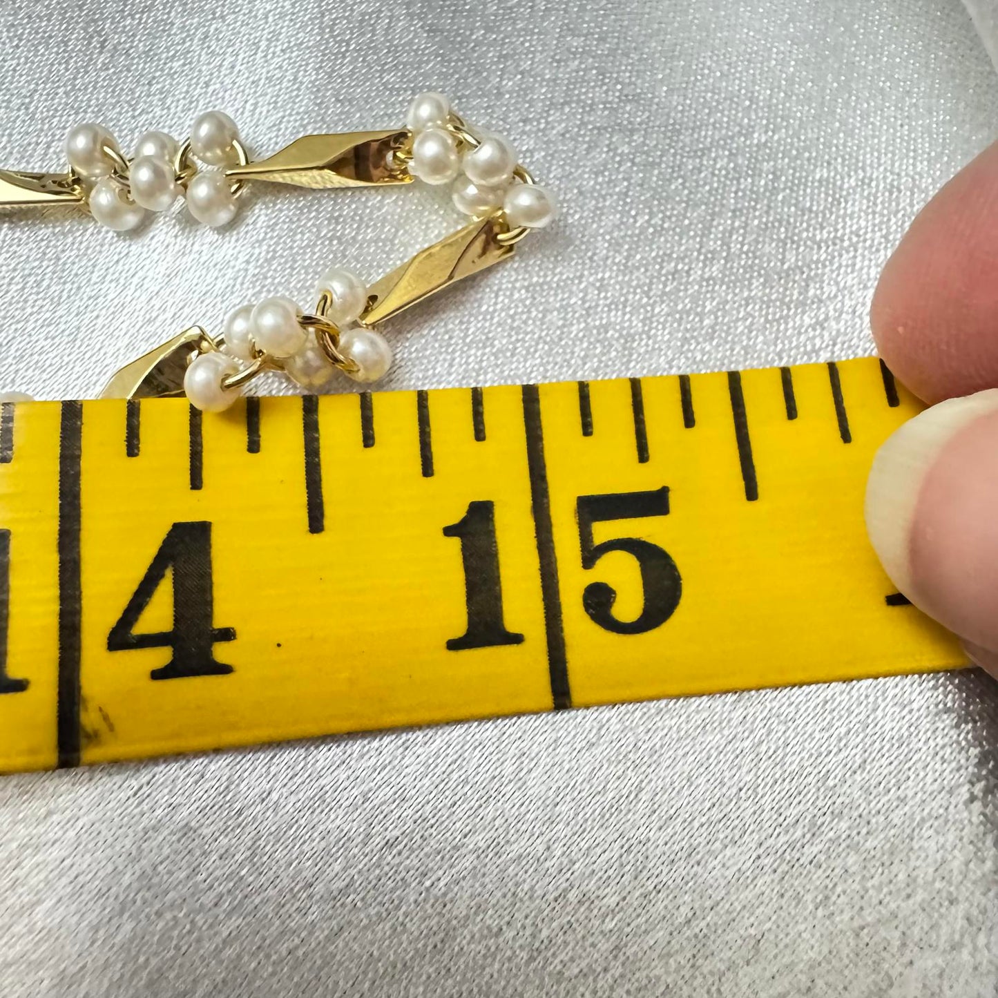 Vintage Gold Tone and Faux Pearl Necklace Dainty Style Classic Design