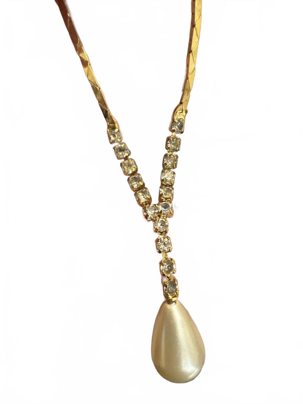 Vintage Gold Tone Y Necklace Faux Pearl Drop Pendant Delicate Chain 16"
