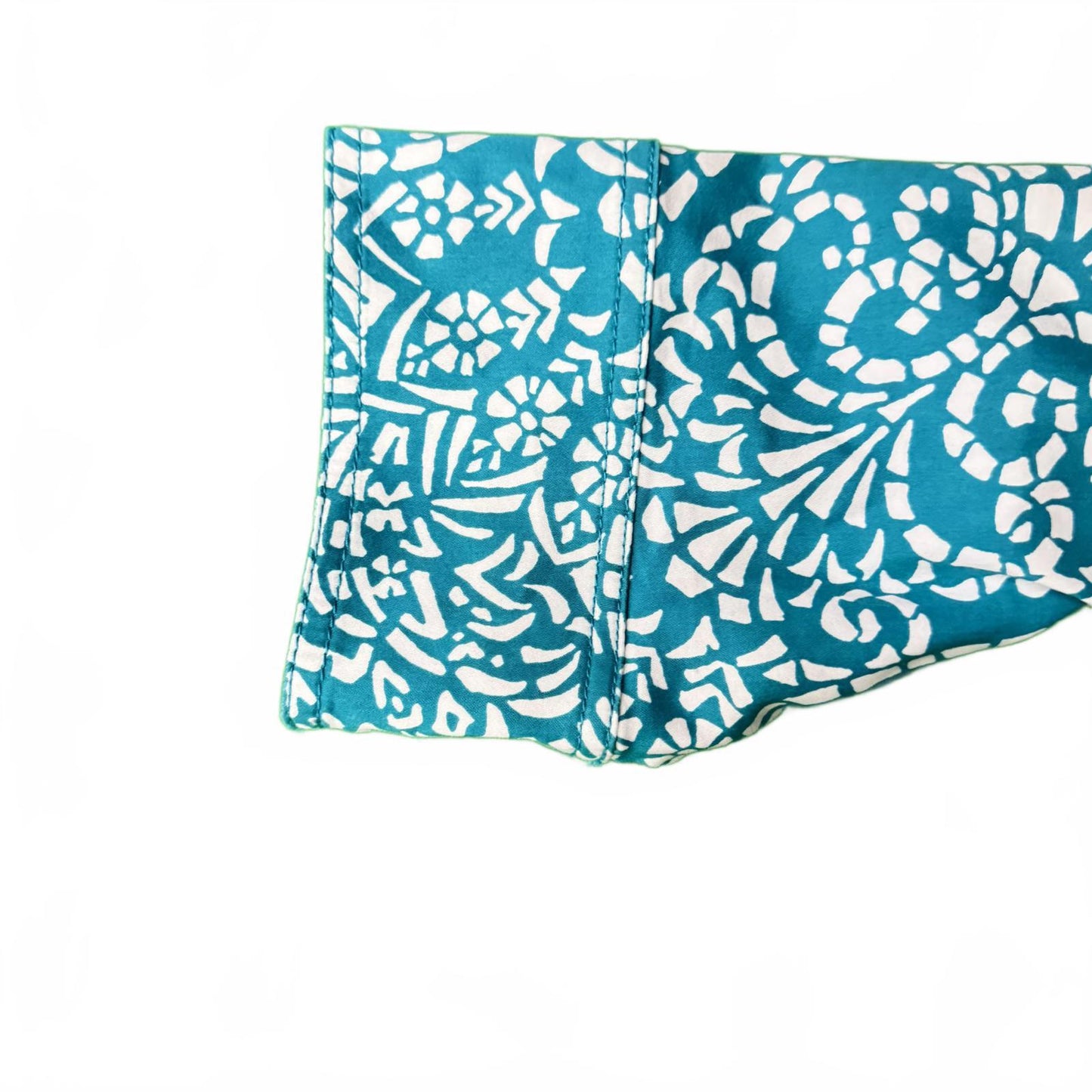 NWT Chico’s Size 2 Blue White Button Shirt Long Sleeve Abstract Print Blouse