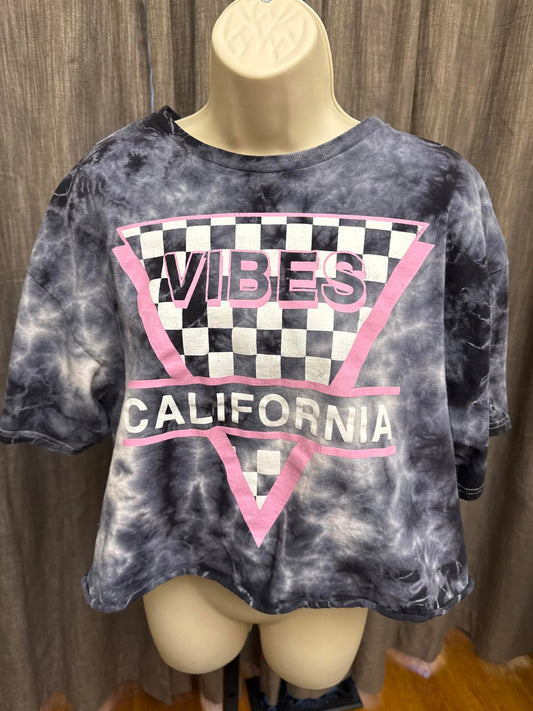 VTG Take That Vibes California Cropped Tee - XL Acid Wash look