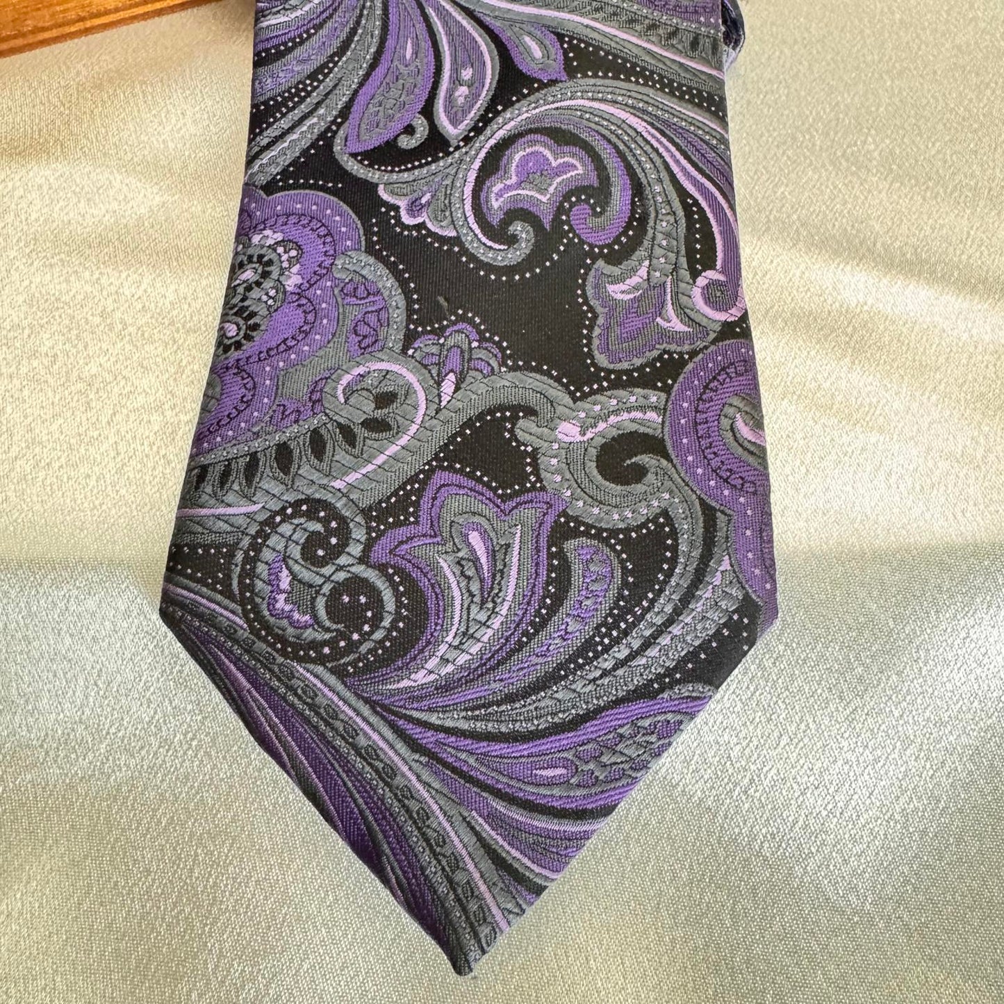 Stafford Essentials Tie – Purple Paisley Pattern – Men’s Business Necktie