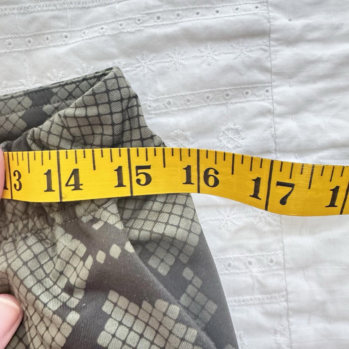 Lululemon Athletically leggings size 6 Gator Print