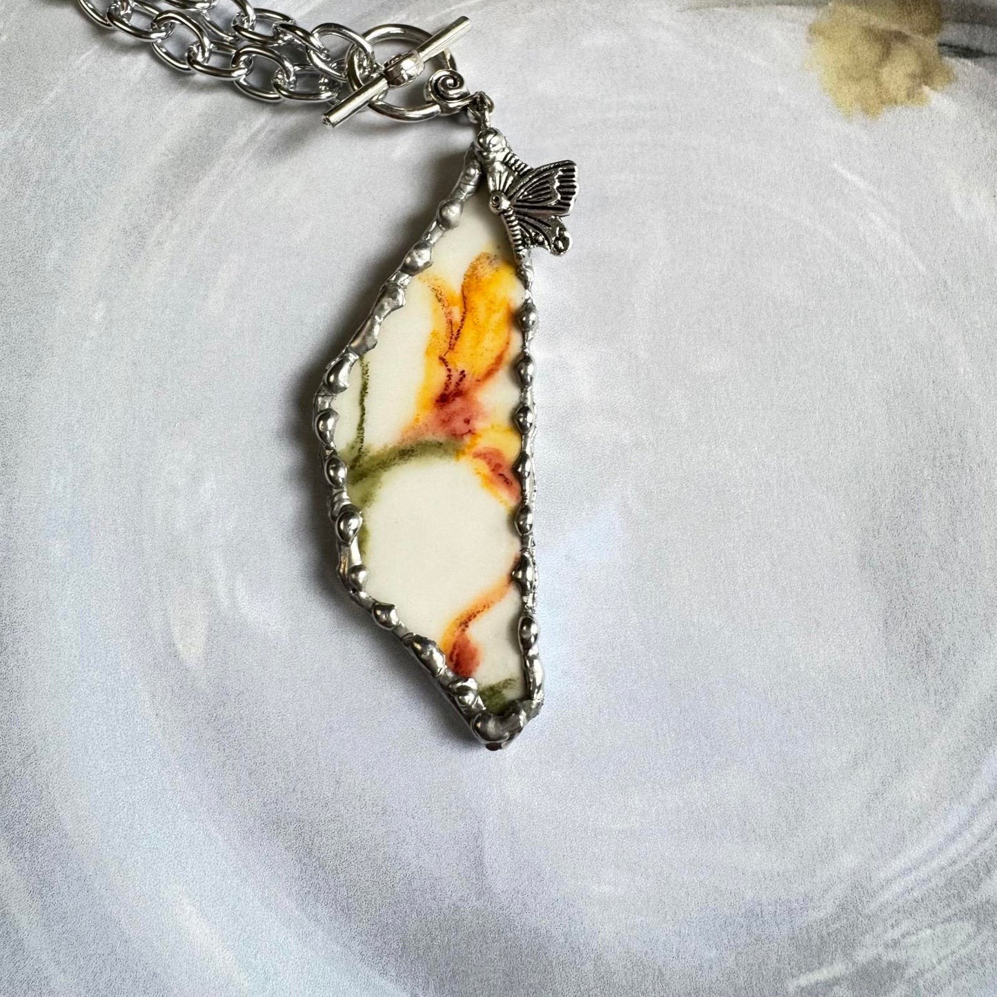 Handcrafted VTG Broken China Floral Pendant Necklace with Long Silver Tone Chain