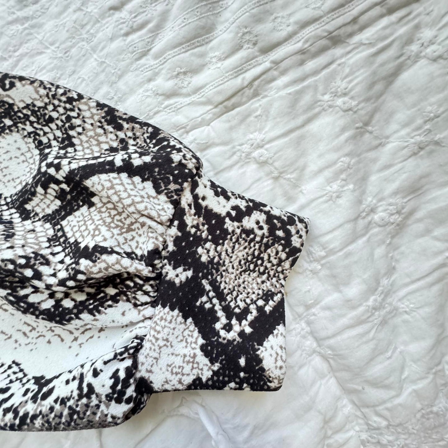 Express Women's Snakeskin Print Long Sleeve Top - Medium