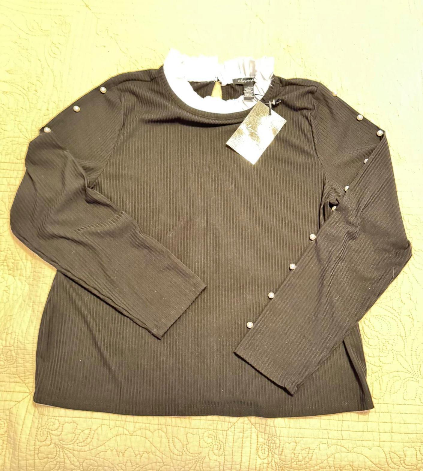 Elegant Black Ribbed Long Sleeve Top with Pearl Accents Old Money Style NWT