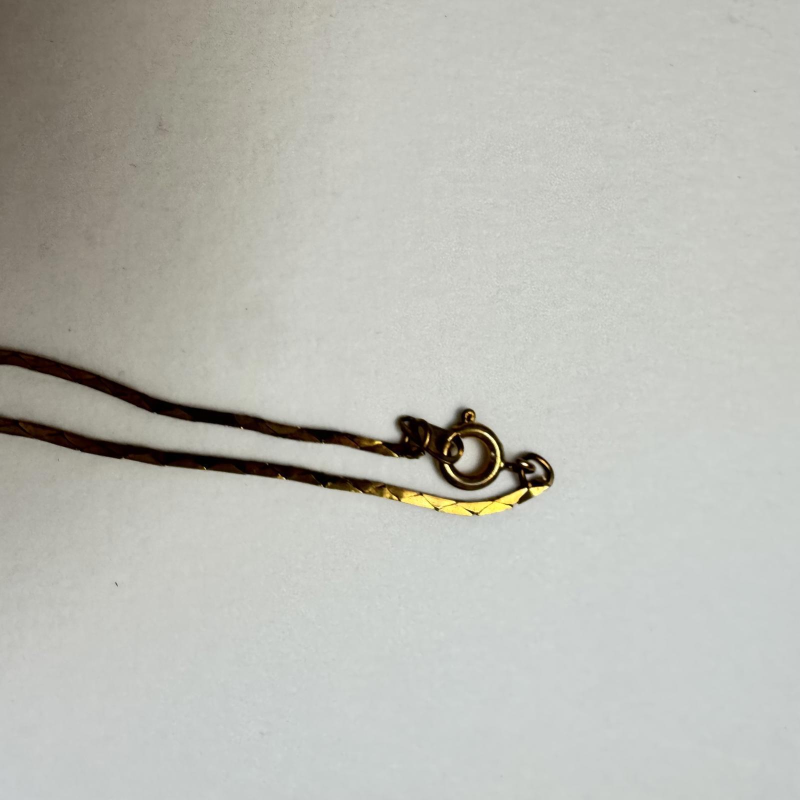 Vintage Floral Gold-Tone Necklace – Dainty Pendant Jewelry