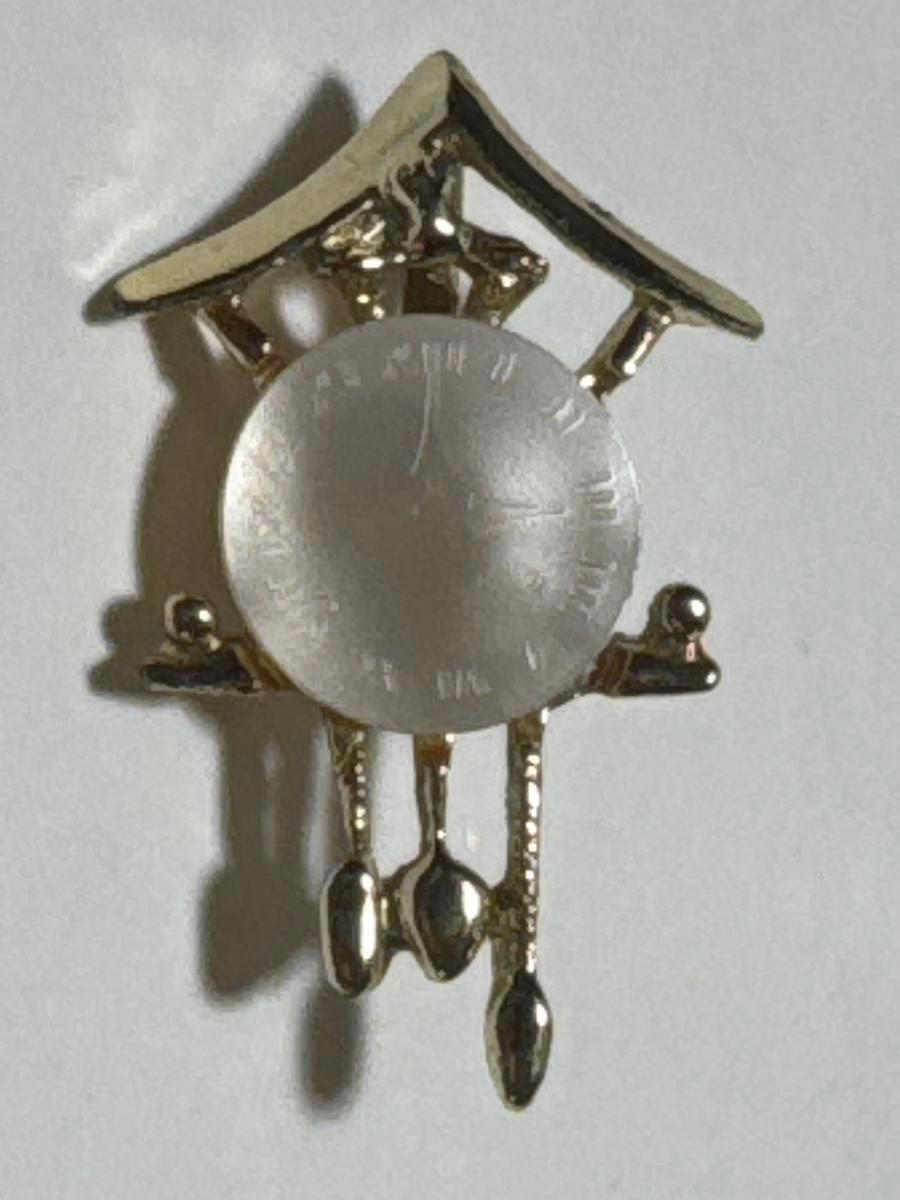 Vintage Gold Tone Clock Brooch Pin Oriental Details Very Unique