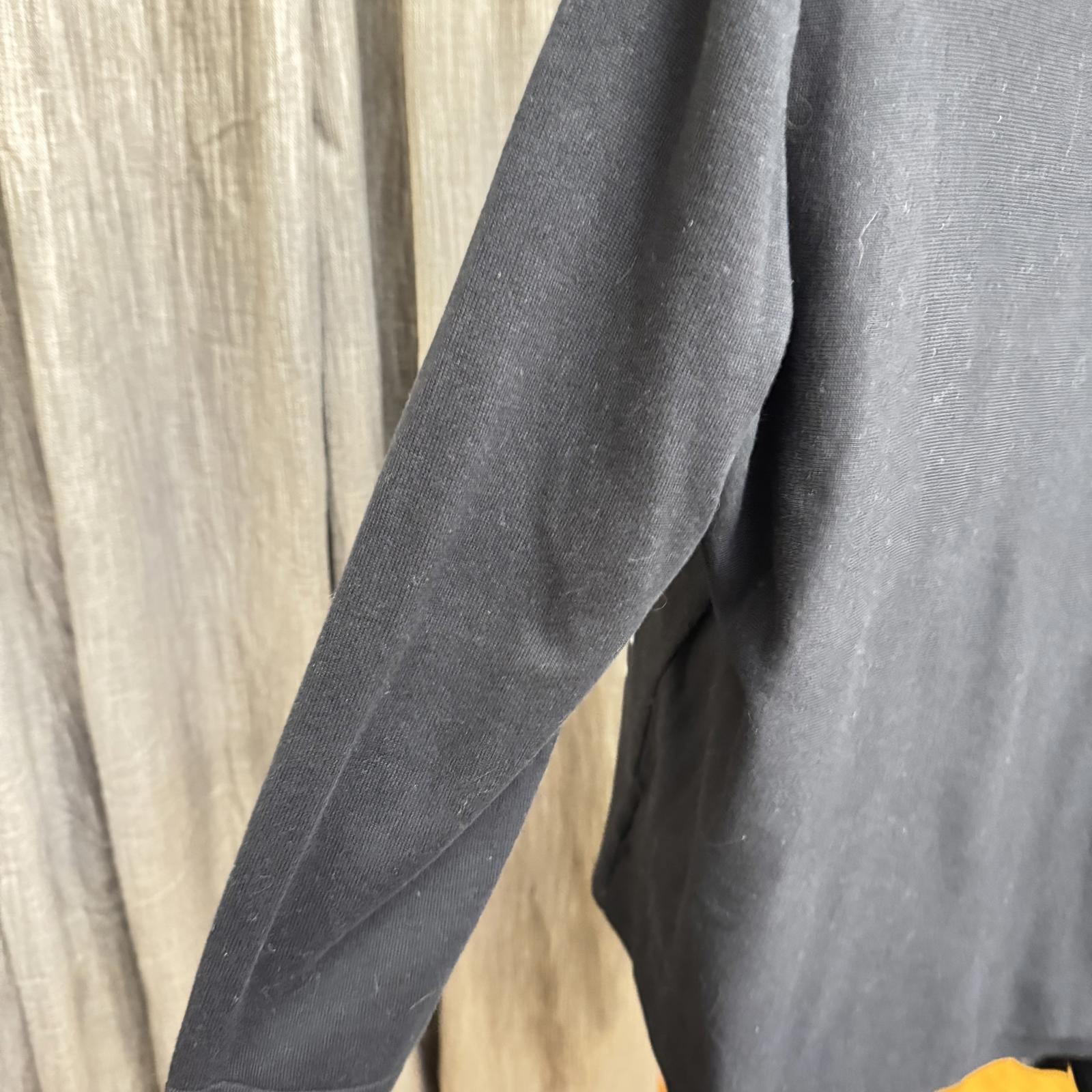 Anne Klein Stylish Black Lion Graphic Sweater/Shaw