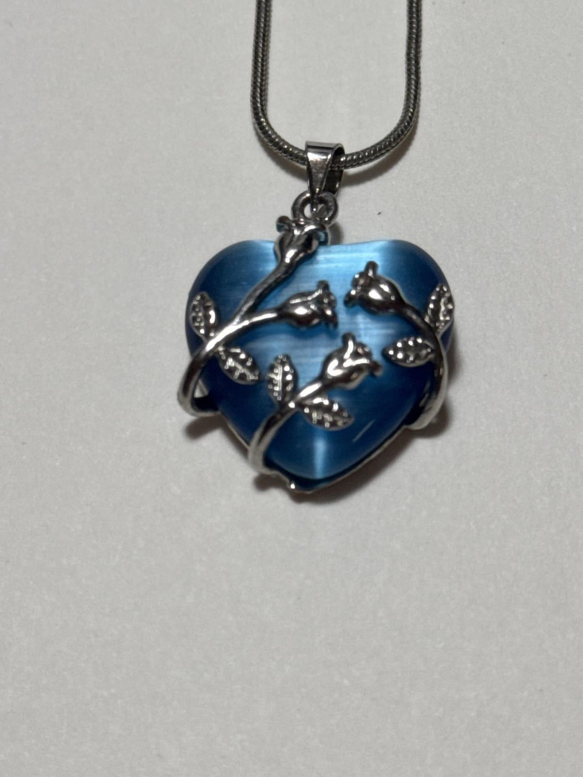 925 Sterling Silver Elegant Blue Heart Pendant Necklace