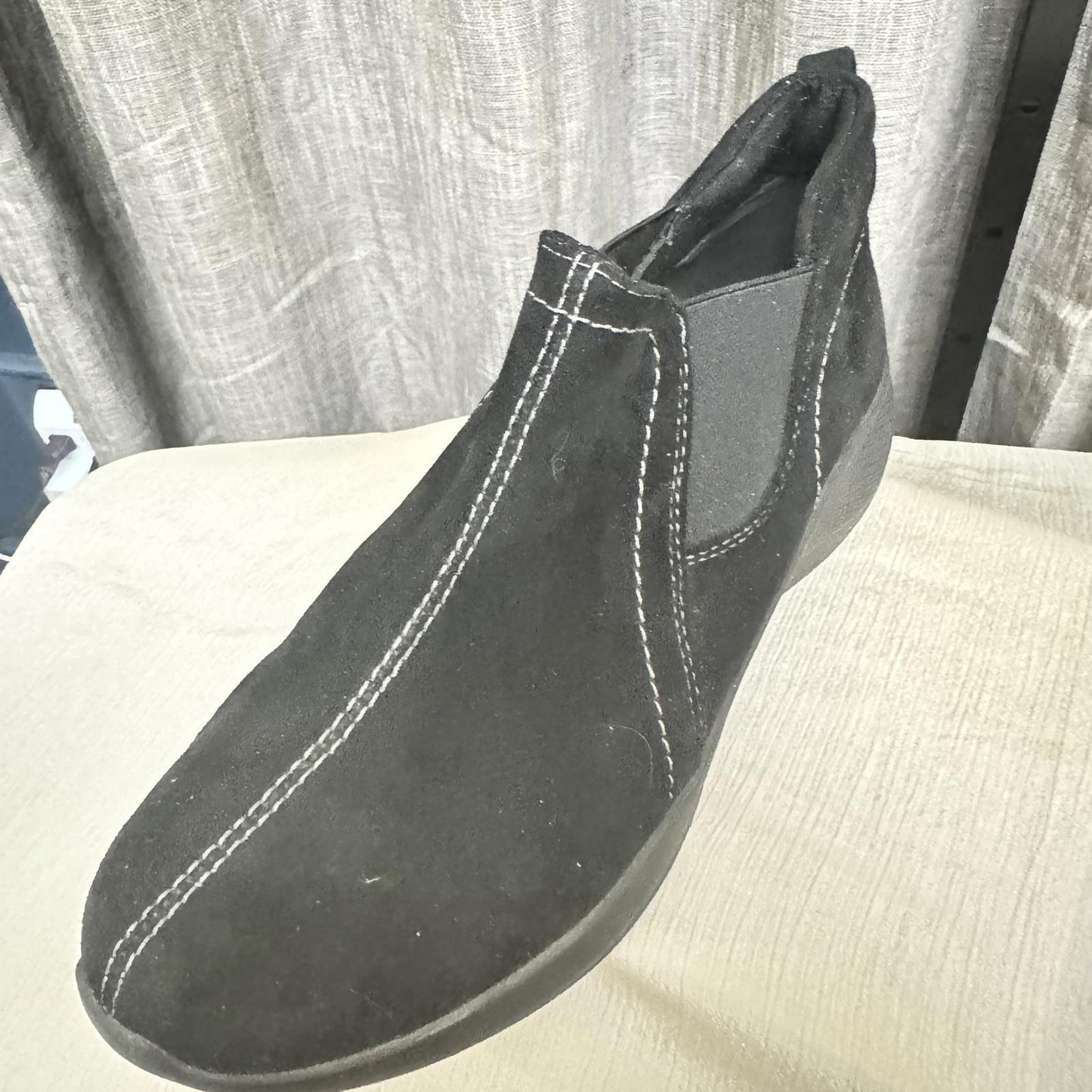 Eatrh Origins Comfortable Black Suede Ankle Boots by Size 8 Never Worn