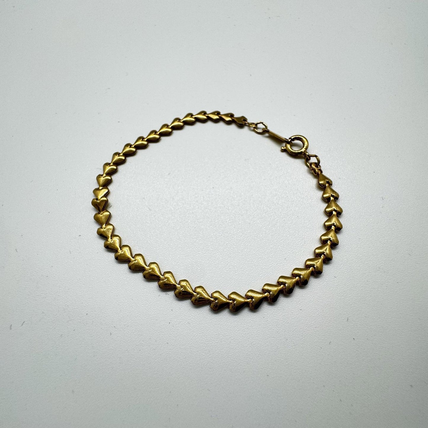 Vintage Avon Gold-Tone Heart Link Bracelet – Classic & Romantic Design