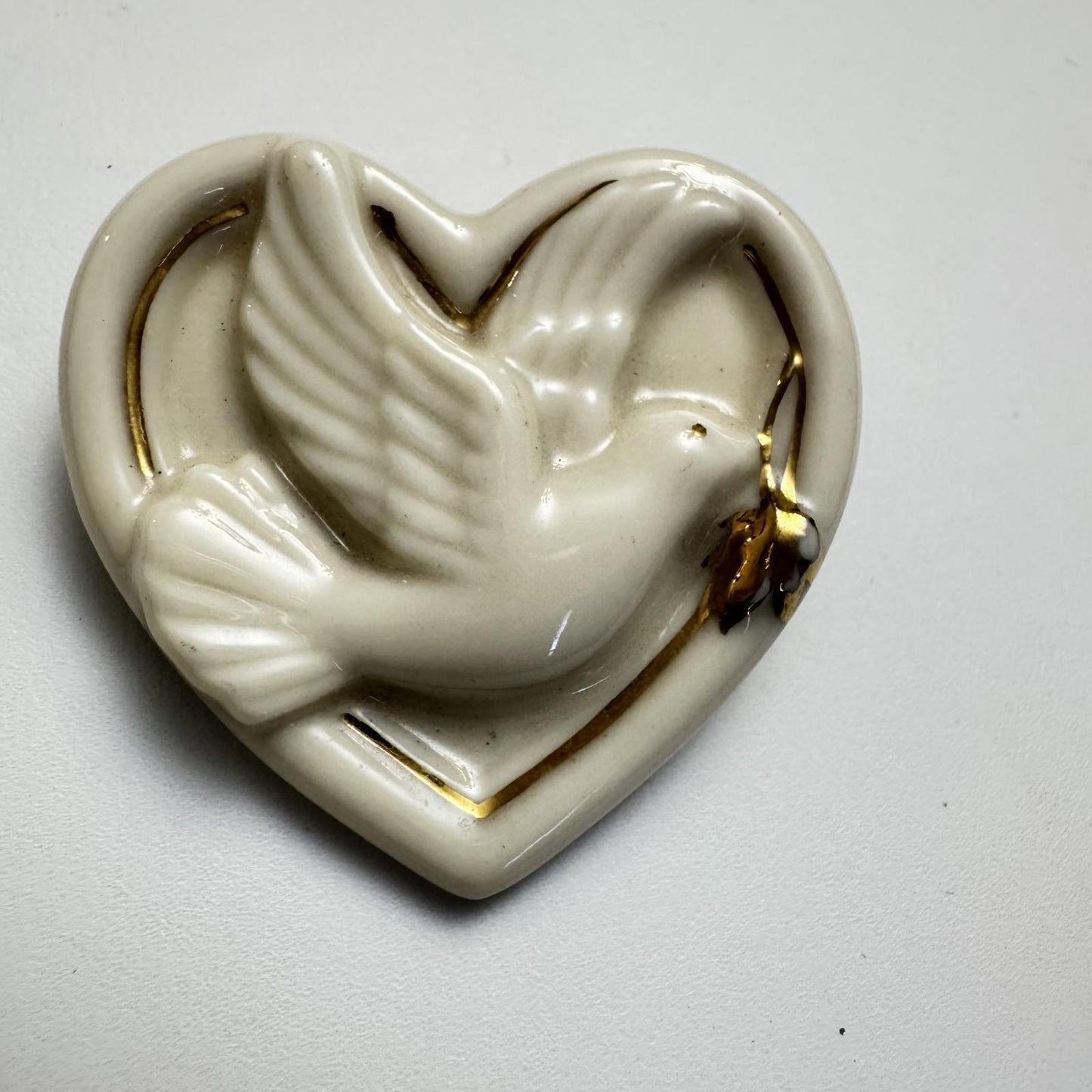 Lenox Cream -Tone Heart-Shaped Dove Brooch – Elegant Peace Symbol Pin
