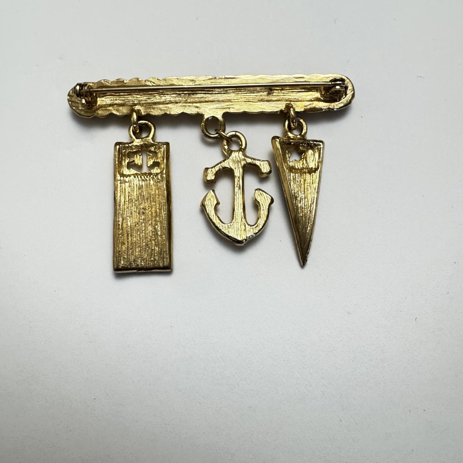  Vintage Nautical Charm Brooch – Maritime Jewelry with Black Accents