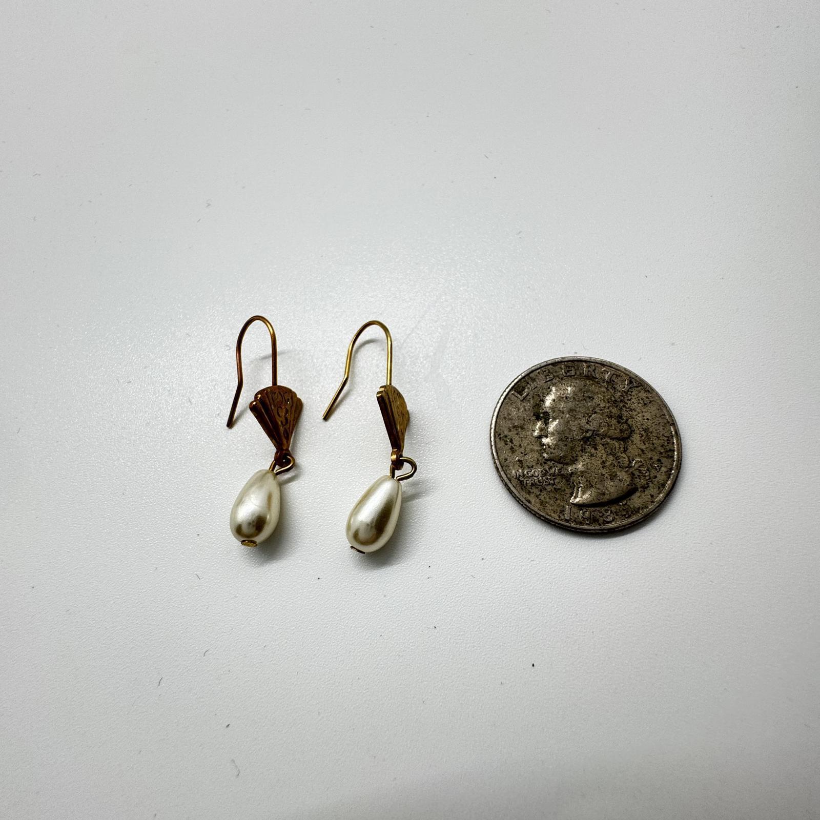 Vintage Art Deco Gold-Tone Pearl Drop Earrings – Filigree Fan Dangle