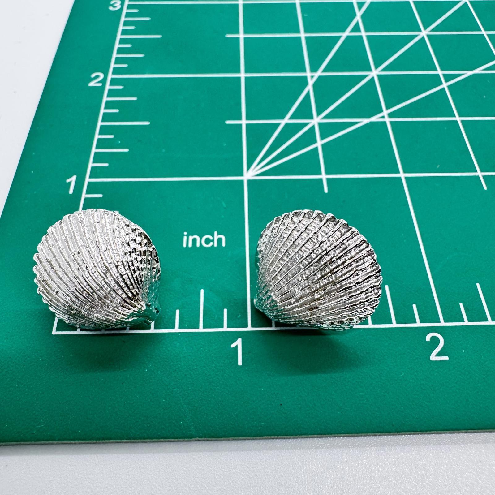 Vintage Silver-Tone Seashell Stud Earrings – Nautical Beach Jewelry