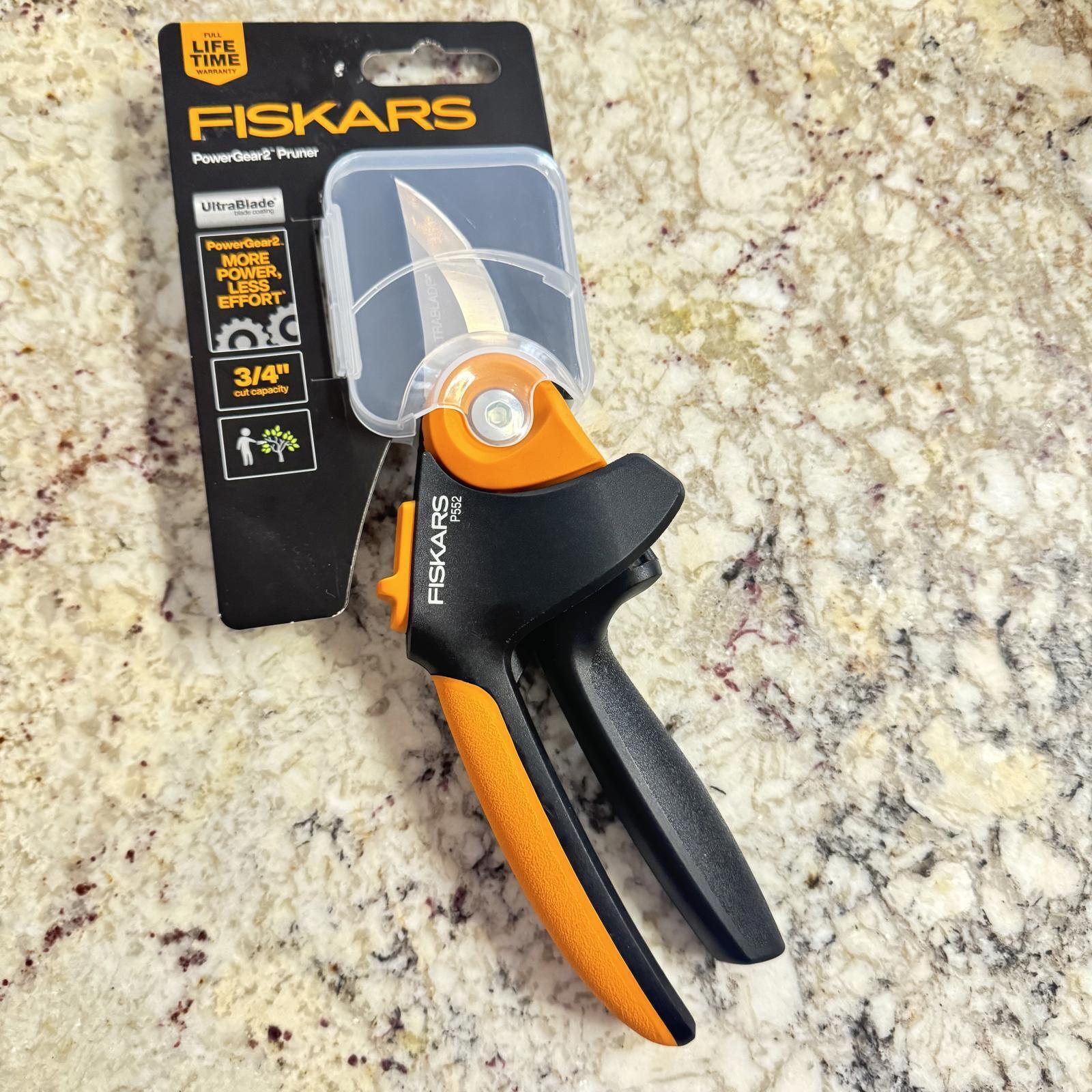 Fiskars PowerGear2 Pruner - UltraBlade Technology for Effortless Cutting