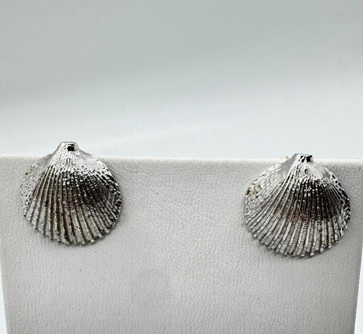 Vintage Silver-Tone Seashell Stud Earrings – Nautical Beach Jewelry
