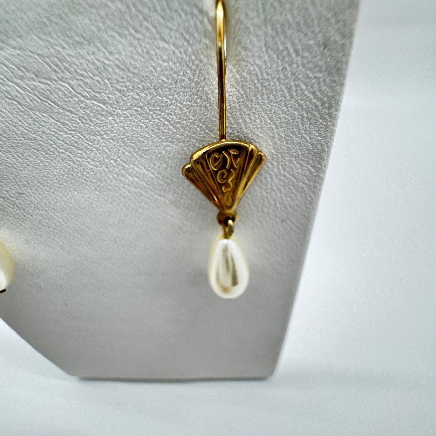 Vintage Art Deco Gold-Tone Pearl Drop Earrings – Filigree Fan Dangle