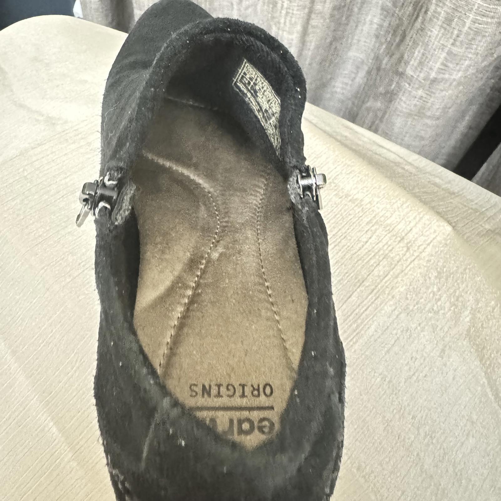 Stylish Earth Origins Black Suede Ankle Boots Size 8 Never Worn