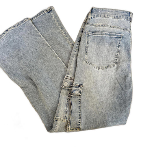 Stylish Women’s Cargo Jeans - Light Blue Denim