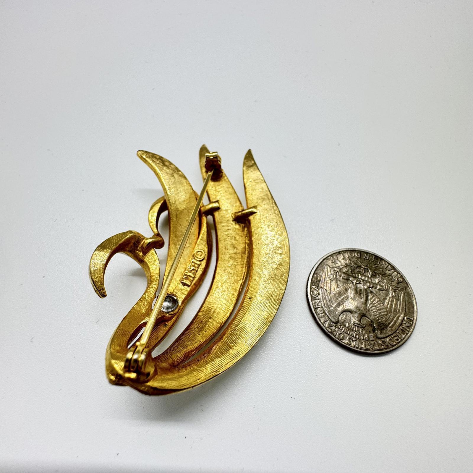 Vintage BSK Gold-Tone Swirl Brooch – Enamel Accent Elegant Signed Brooch
