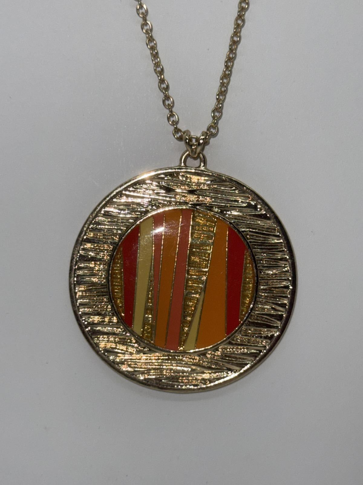 Vintage Gold-Tone Mod Pendant Necklace – Retro Striped Enamel Medallion
