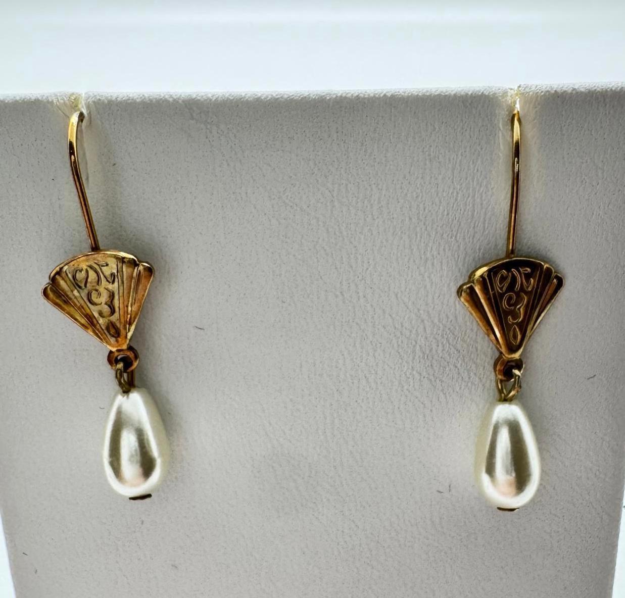 Vintage Art Deco Gold-Tone Pearl Drop Earrings – Filigree Fan Dangle