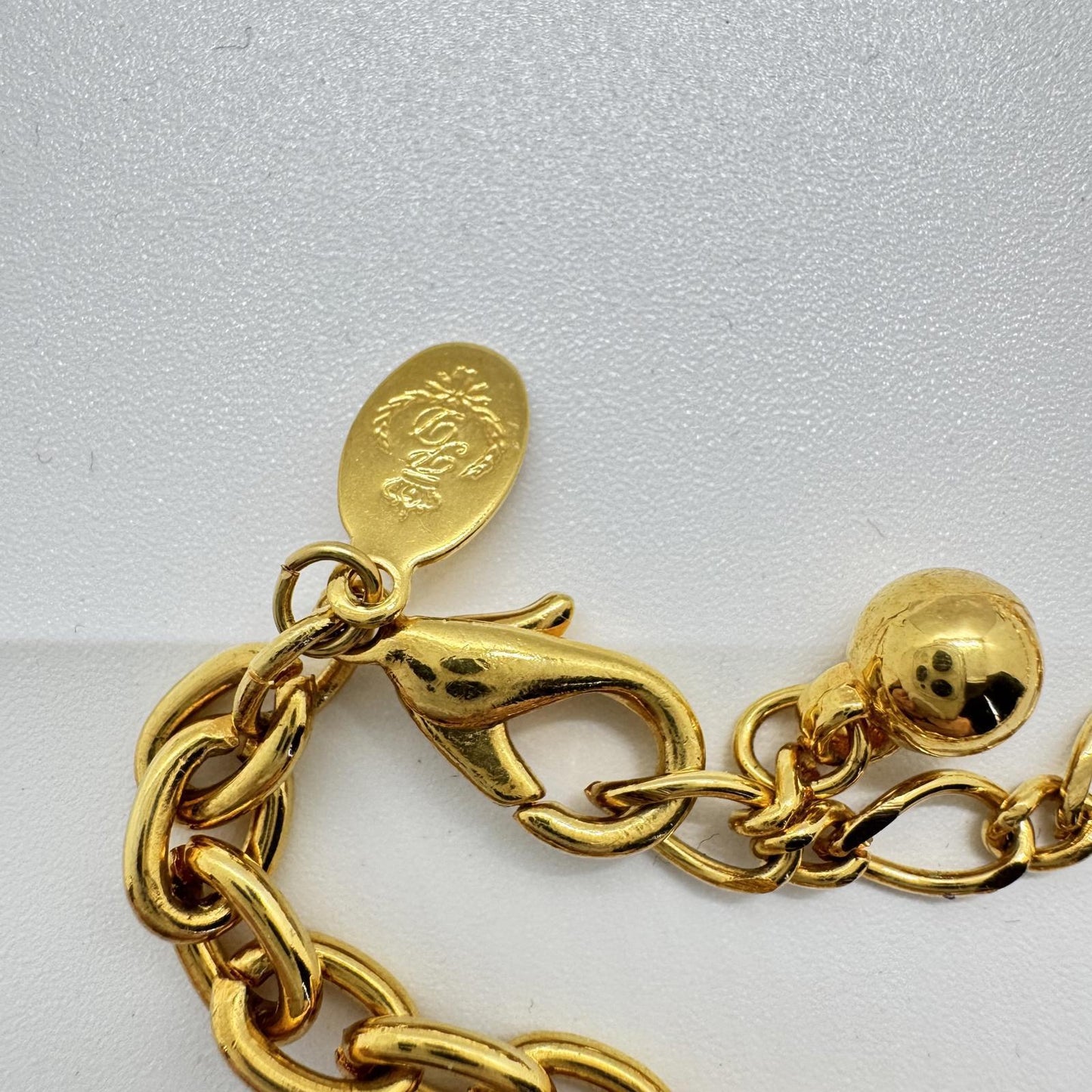 Vintage PD Crown Gold-Tone Necklace – Elegant Spiral Swirl Statement Jewelry